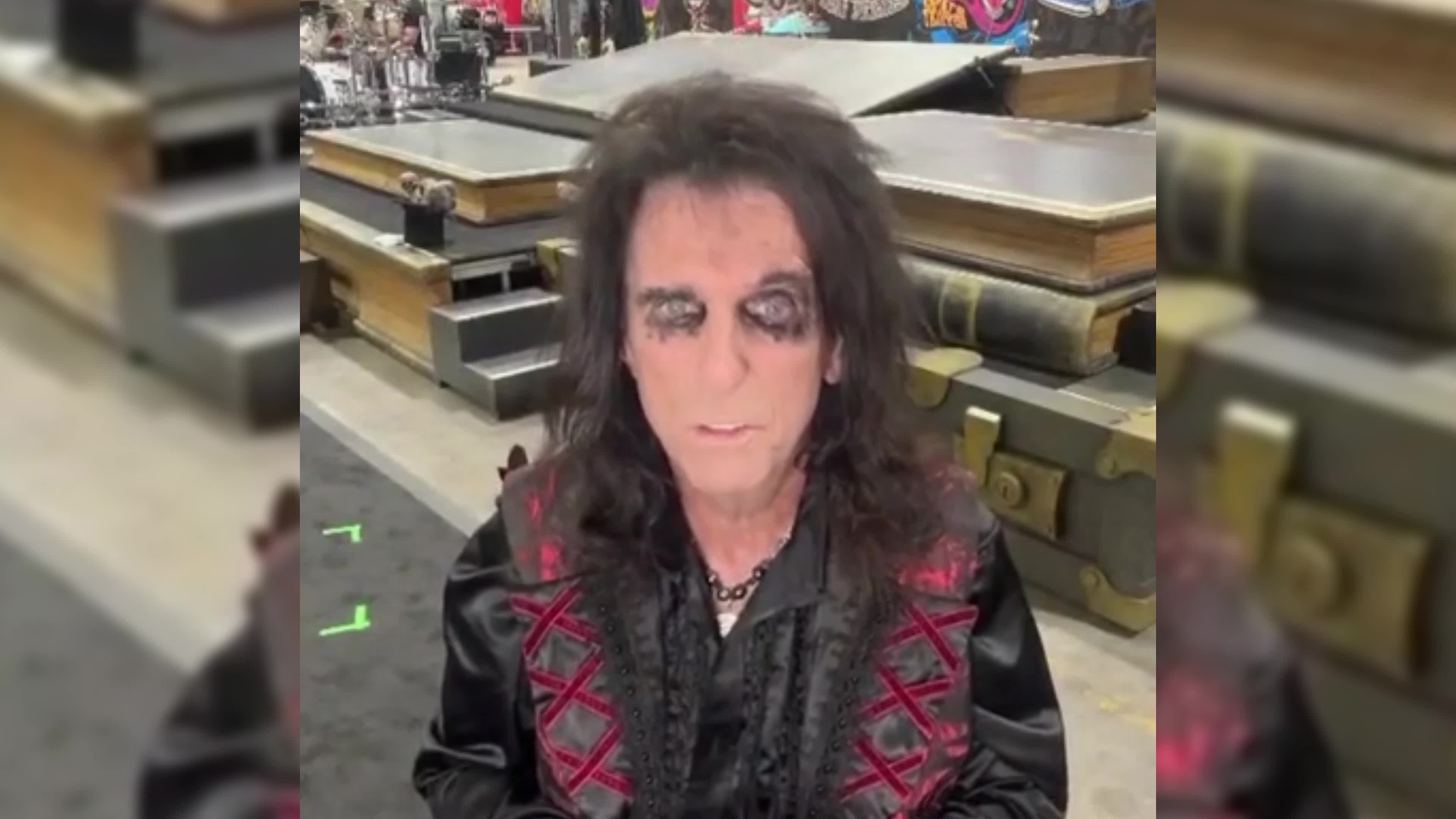 Rock müziğin efsane ismi Alice Cooper İstanbul'a geliyor