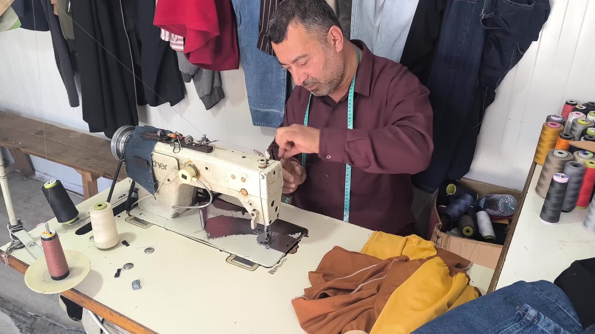 Osmaniyeli 40 yıllık terzi Sait Daşkın: "Bizim işler tadilata döndü"