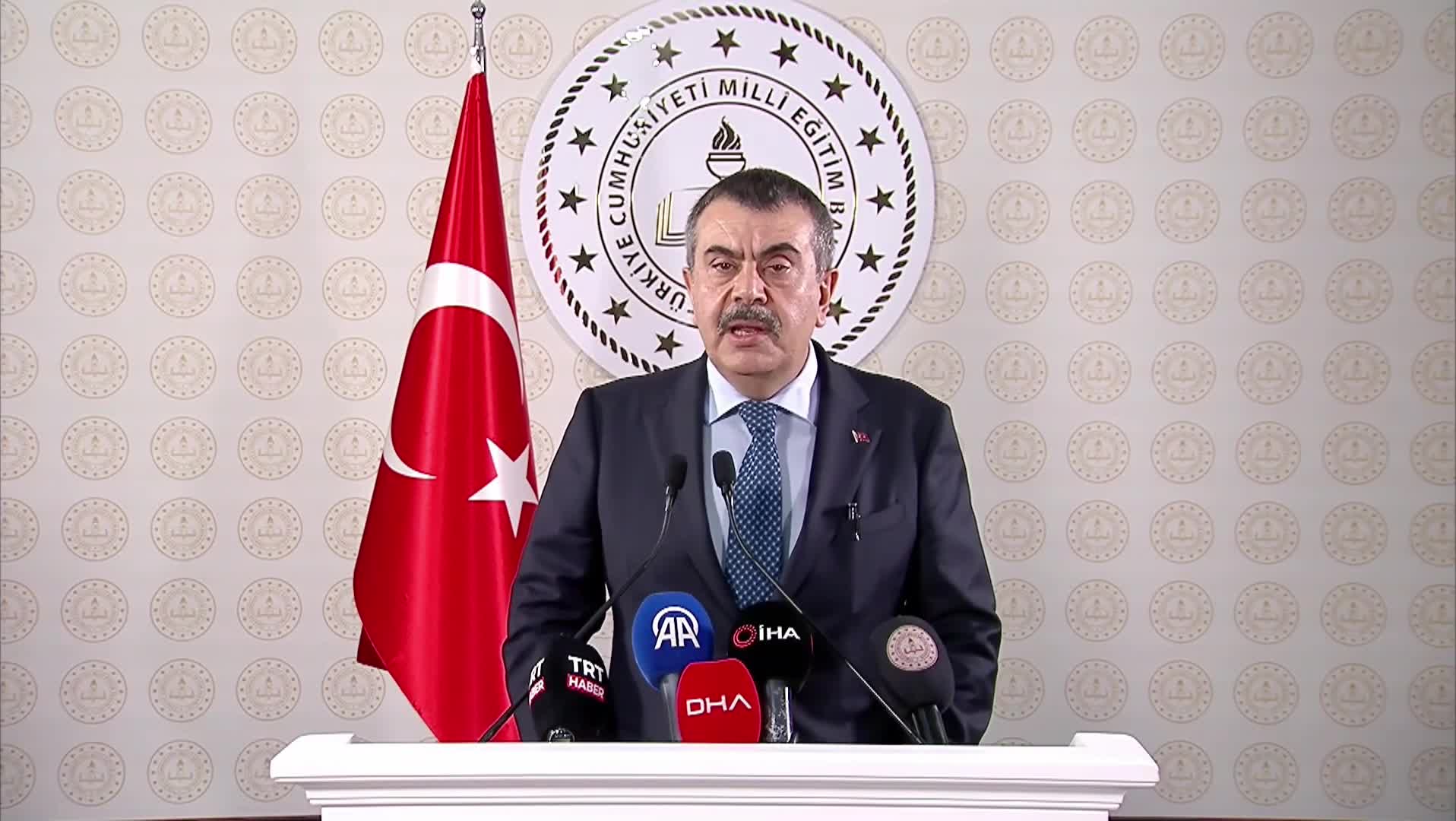 Bakan Tekin, okullarda alınacak önlemleri açıkladı: Siber devriye faaliyetlerine ağırlık verilecek, yapay zeka destekli erken uyarı sistemi oluşturulacak, velilere yönelik destek hattı devreye alınacak