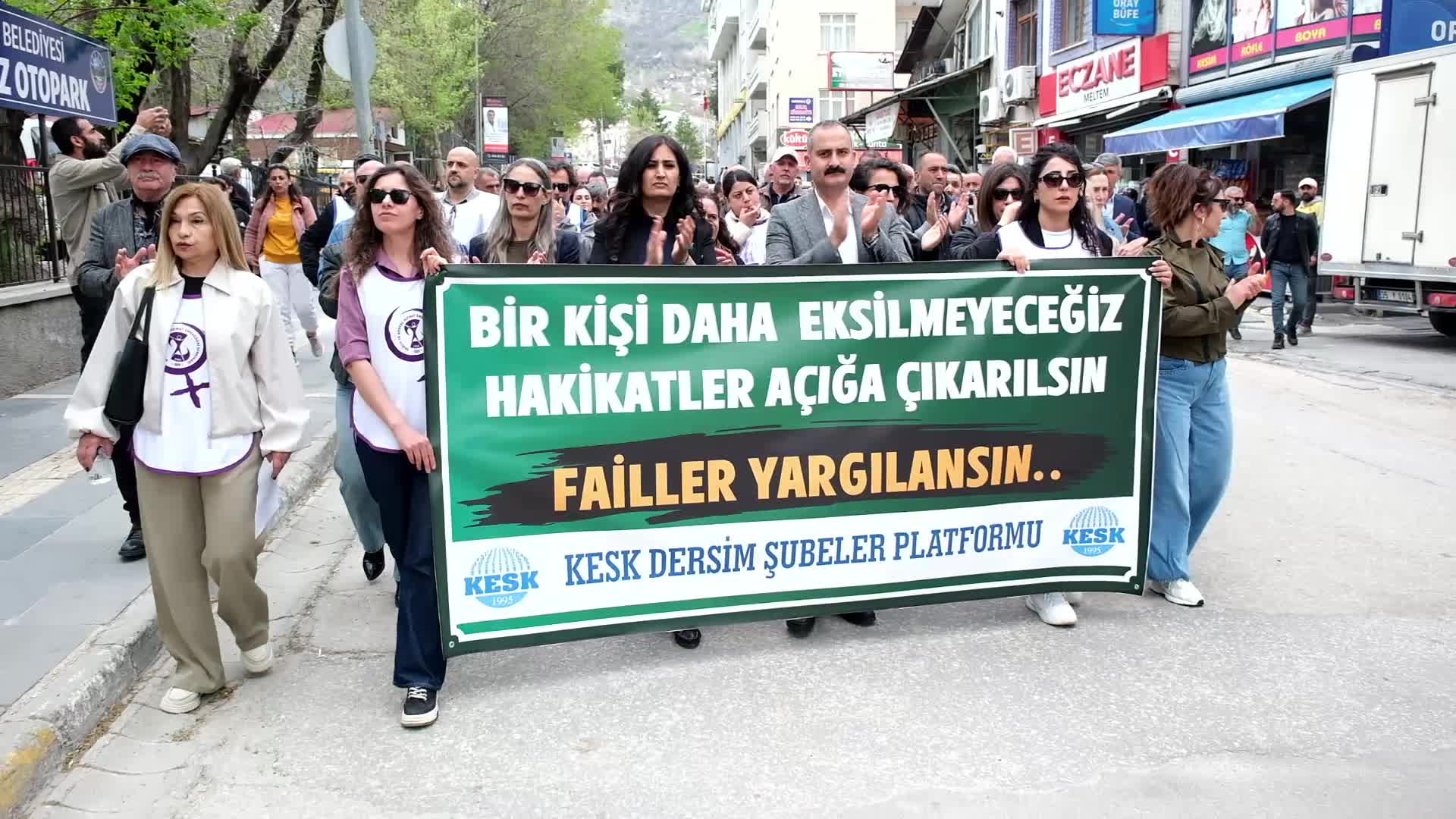 KESK'ten Tunceli'de eylem: "Gülistan Doku için hakikat açığa çıkıyorsa, Rojvelat, Rojin ve Esma için de açığa çıkacaktır”