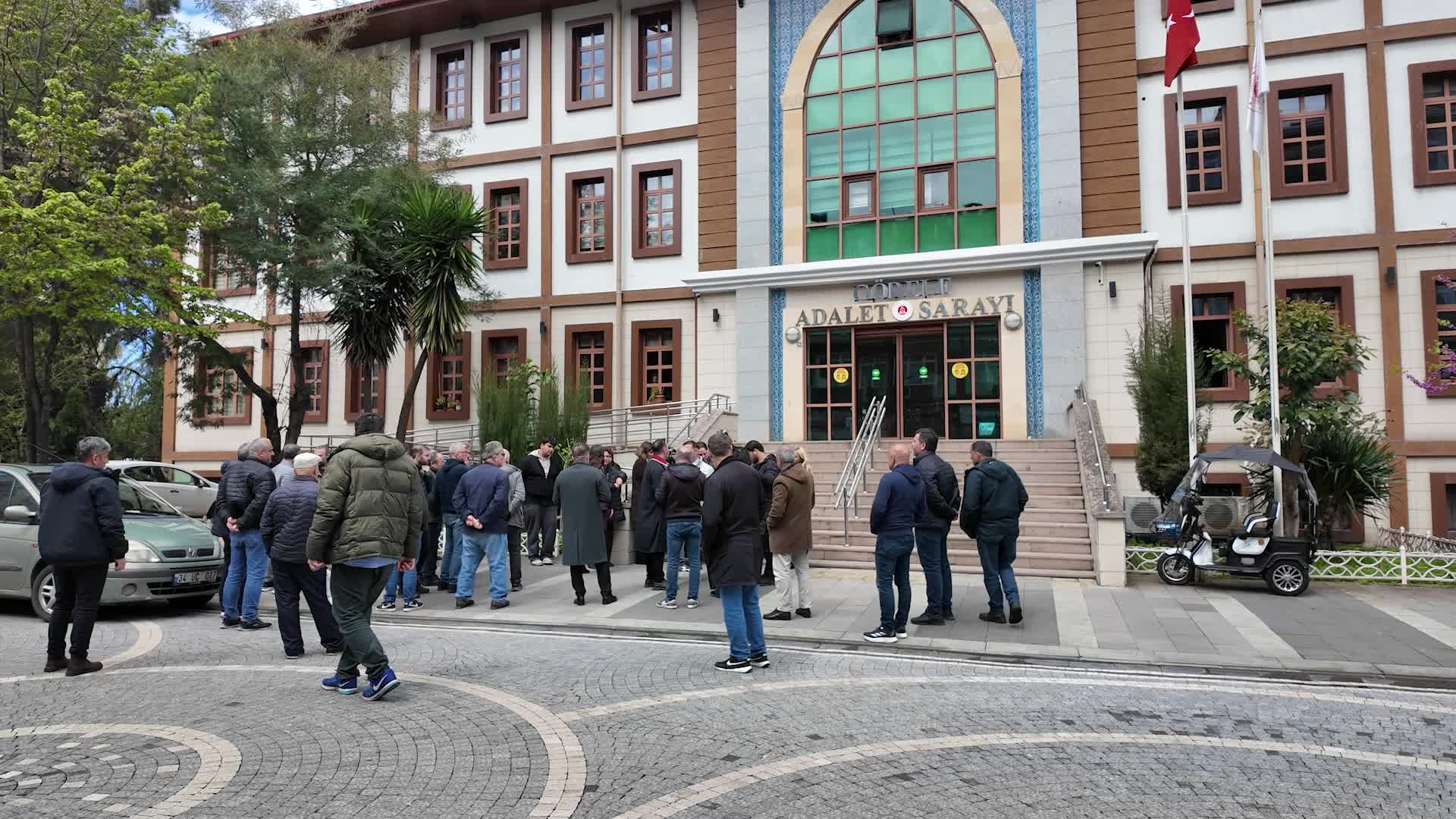 Görevden uzaklaştırılan Görele Belediye Başkanı Hasbi Dede'nin yargılandığı dava 30 Nisan'a ertelendi