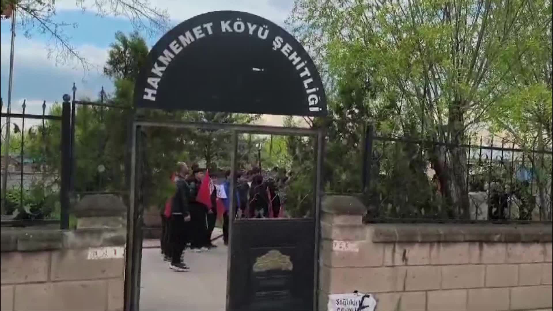 Iğdır'da Hakmehmet ve Oba Şehitlik Anıtları ziyaret edildi