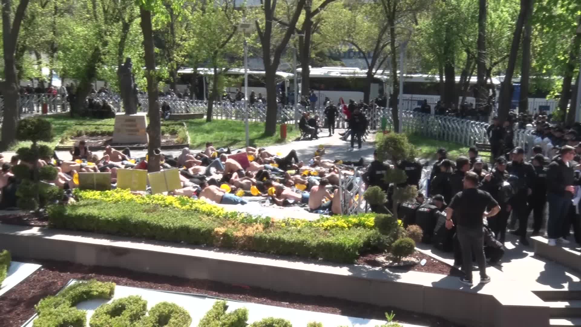BTP'den Doruk Madencilik işçilerine destek ziyareti... Parti Sözcüsü Önder: "Madencilerin haklarını almaları konusunda devletin inisiyatif kullanması lazım"