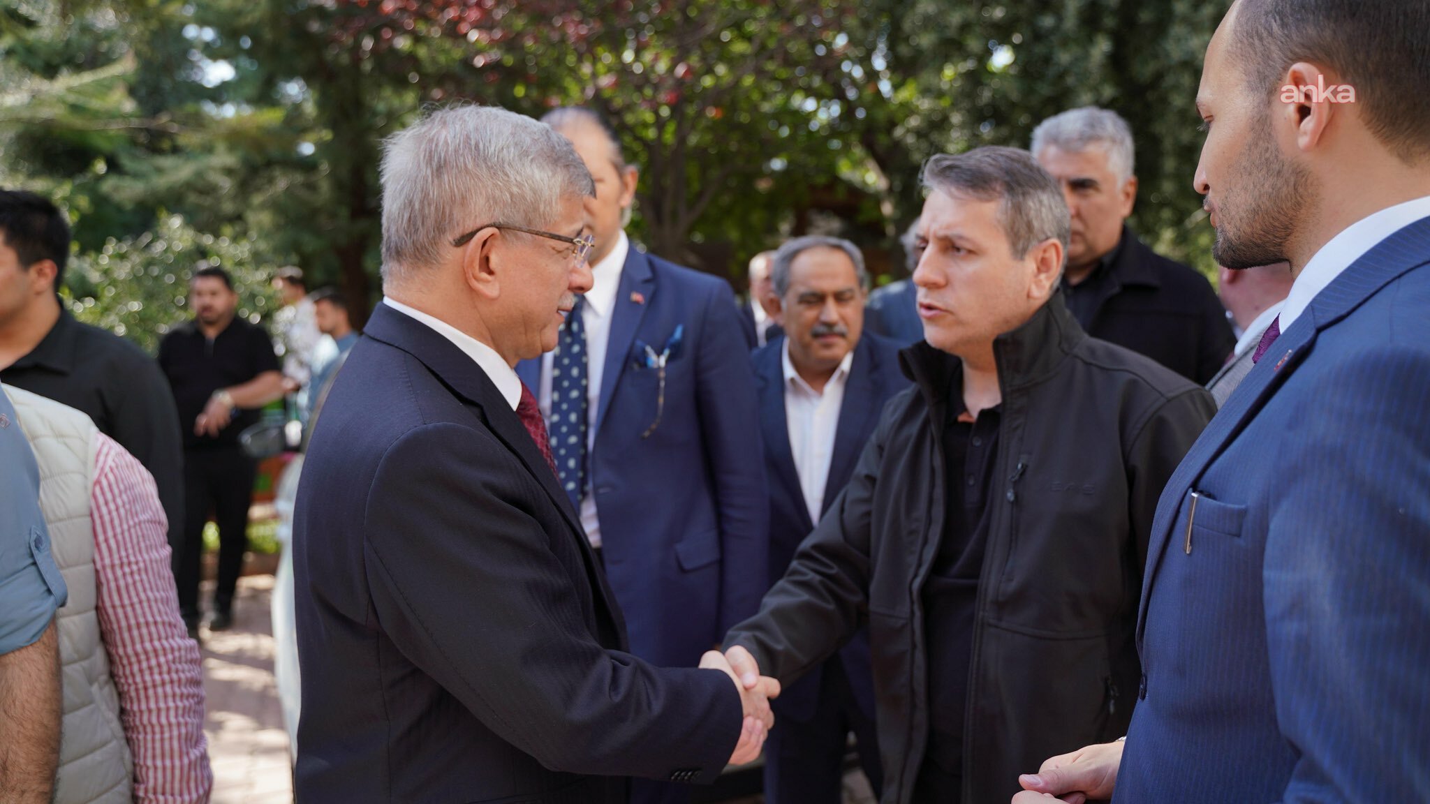 Davutoğlu'ndan Kahramanmaraş'ta hayatını kaybeden çocukların ailelerine taziye ziyareti