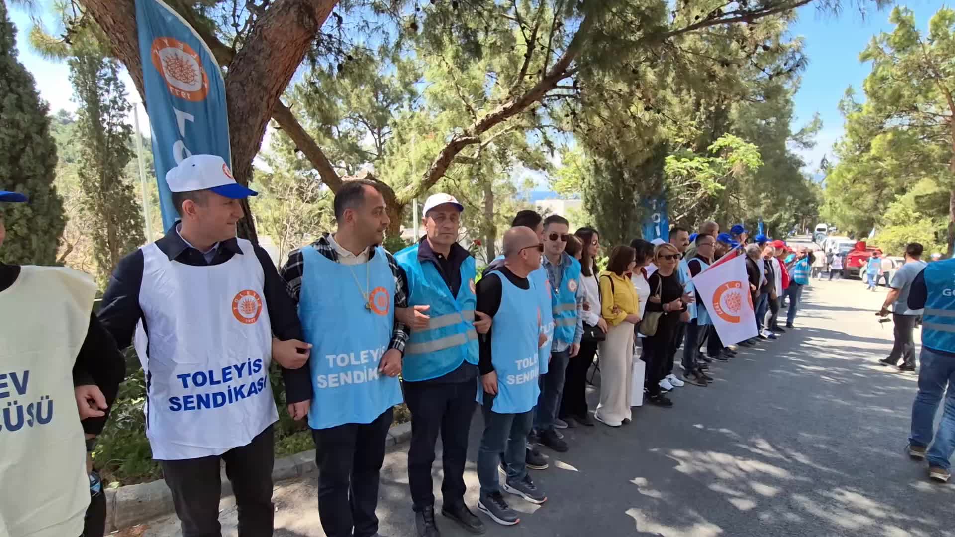 Bodrum'da turizm işçileri grevde: "İş ekmek yoksa barış da yok"