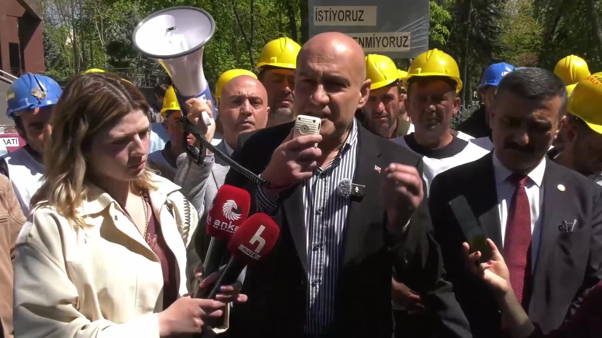 İYİ Partili Çömez ve Türkoğlu'ndan açlık grevindeki madencilere destek ziyareti