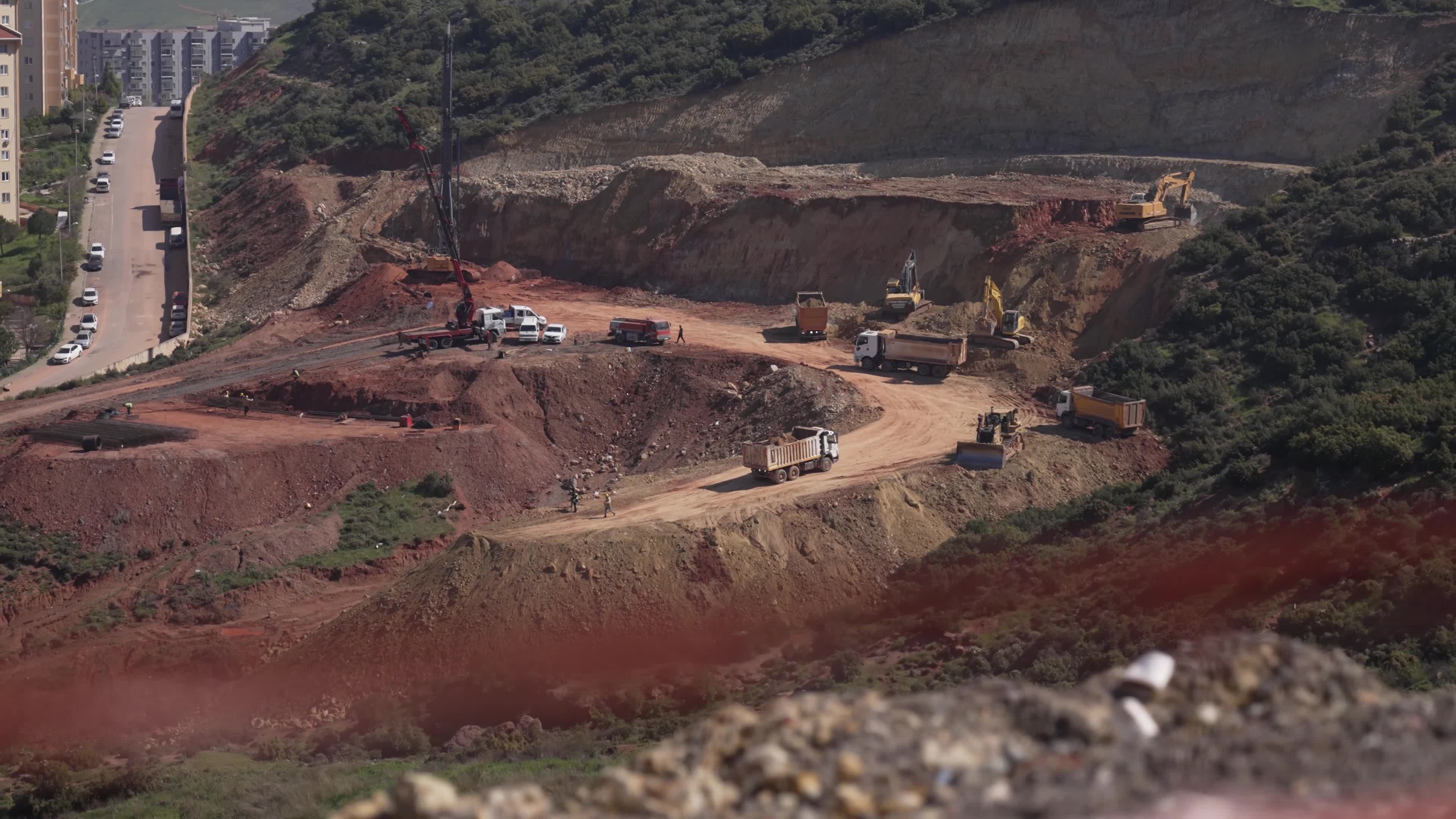 İzmir Büyükşehir Belediyesi, Egeşehir Menemen Konutları Projesi’nde çalışmalara hız verdi