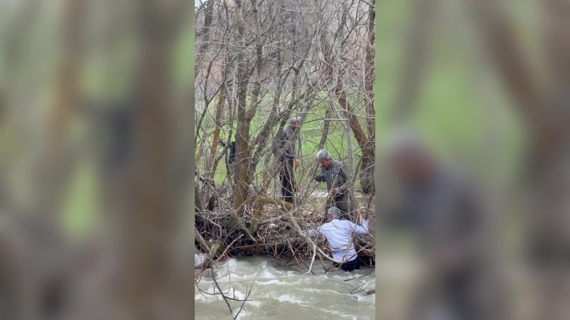 Hakkari’de dereye düştüğü iddia edilen 8 yaşındaki çocuk için arama çalışmaları başlatıldı