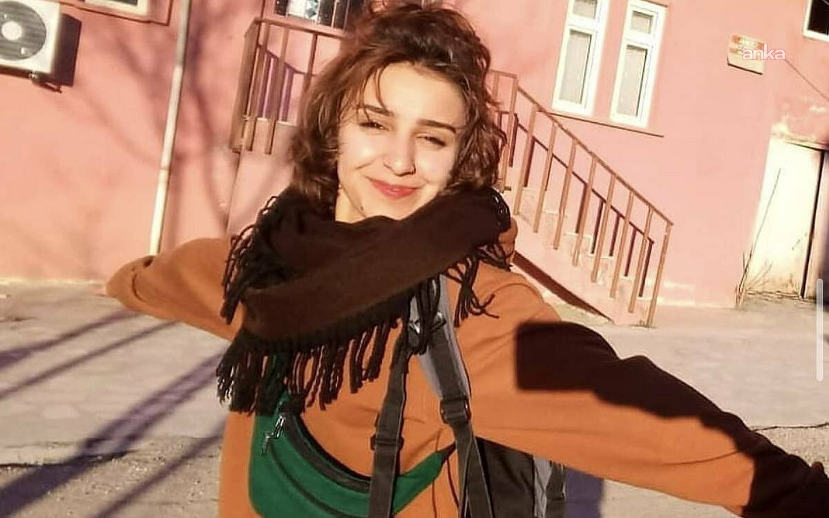 Gülistan Doku’nun yakın arkadaşı Rojwelat Kızmaz’ın ailesi, kızlarının ölümüne ilişkin savcılığa başvuracak: “Yeni şüpheler ortaya çıktı”