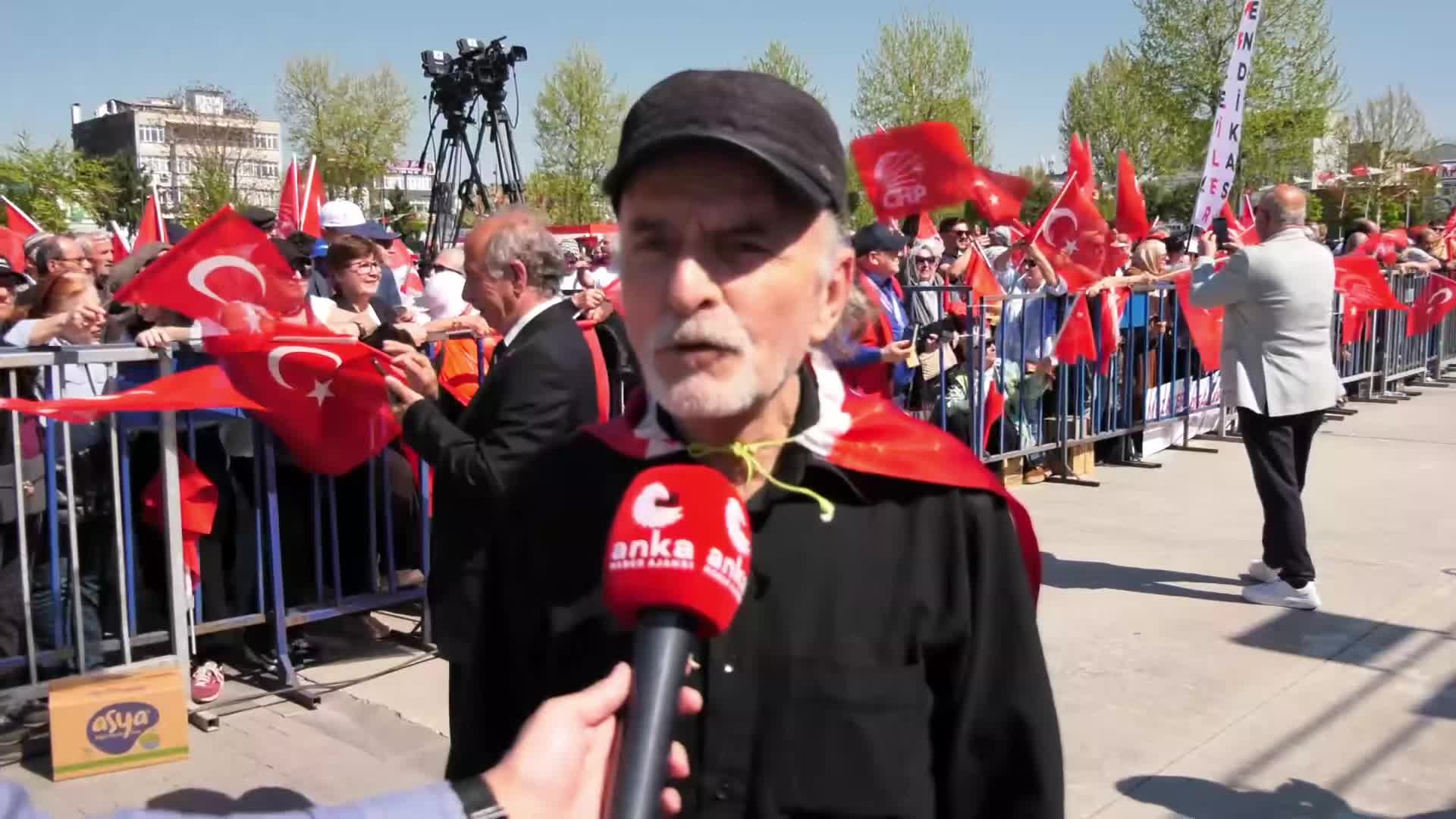 CHP'nin "Millet İradesine Sahip Çıkıyor" mitingi Sakarya'da... Mitinge katılan genç: "Bu iktidar değişmeden asla gençlerin yüzü gülmeyecek"