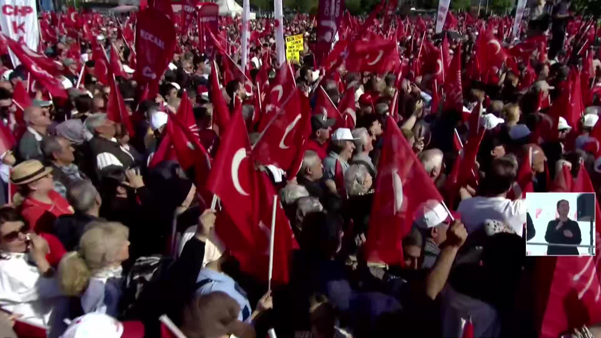 CHP'nin "Millet İradesine Sahip Çıkıyor" mitingi Sakarya'da... Özgür Özel: "Çiftçiye alım garantisi vereceğiz"