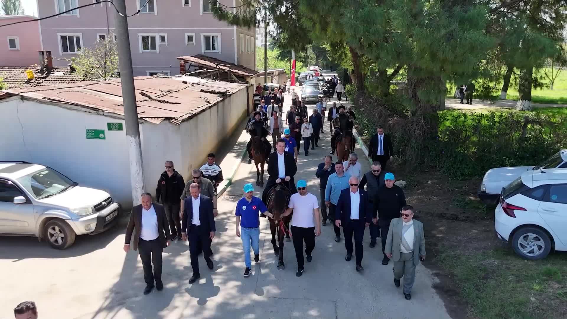 Osmangazi'de Fetih Günü etkinlikleri kapsamında "Rahvan At Yarışları" heyecanı yaşandı