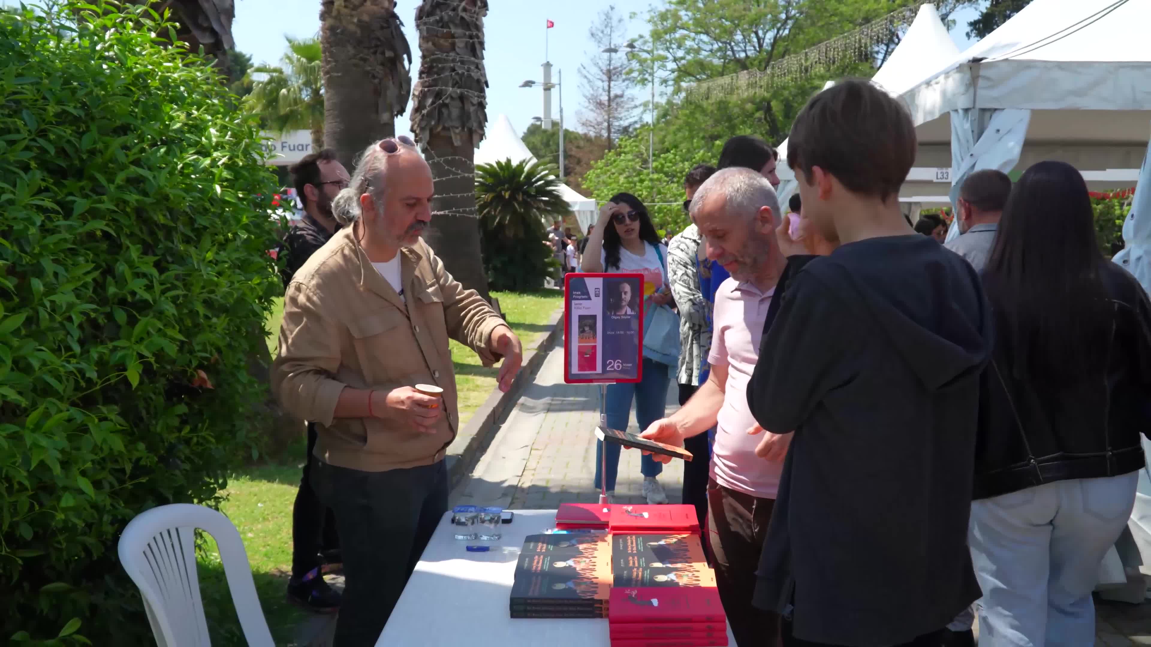 İzmir’de edebiyatın kalbi Kültürpark’ta attı