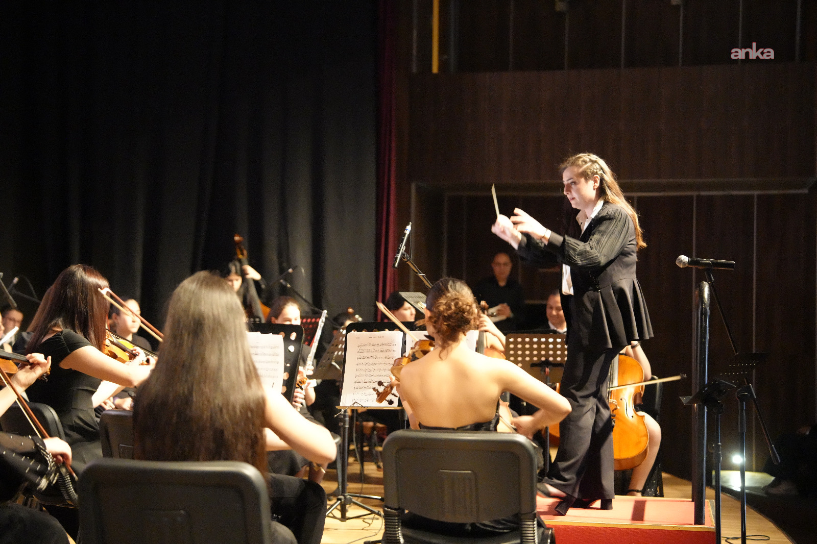 Kartal Belediyesi Sanat Akademisi Oda Orkestrası, geniş repertuvarıyla sanatseverlerle buluştu