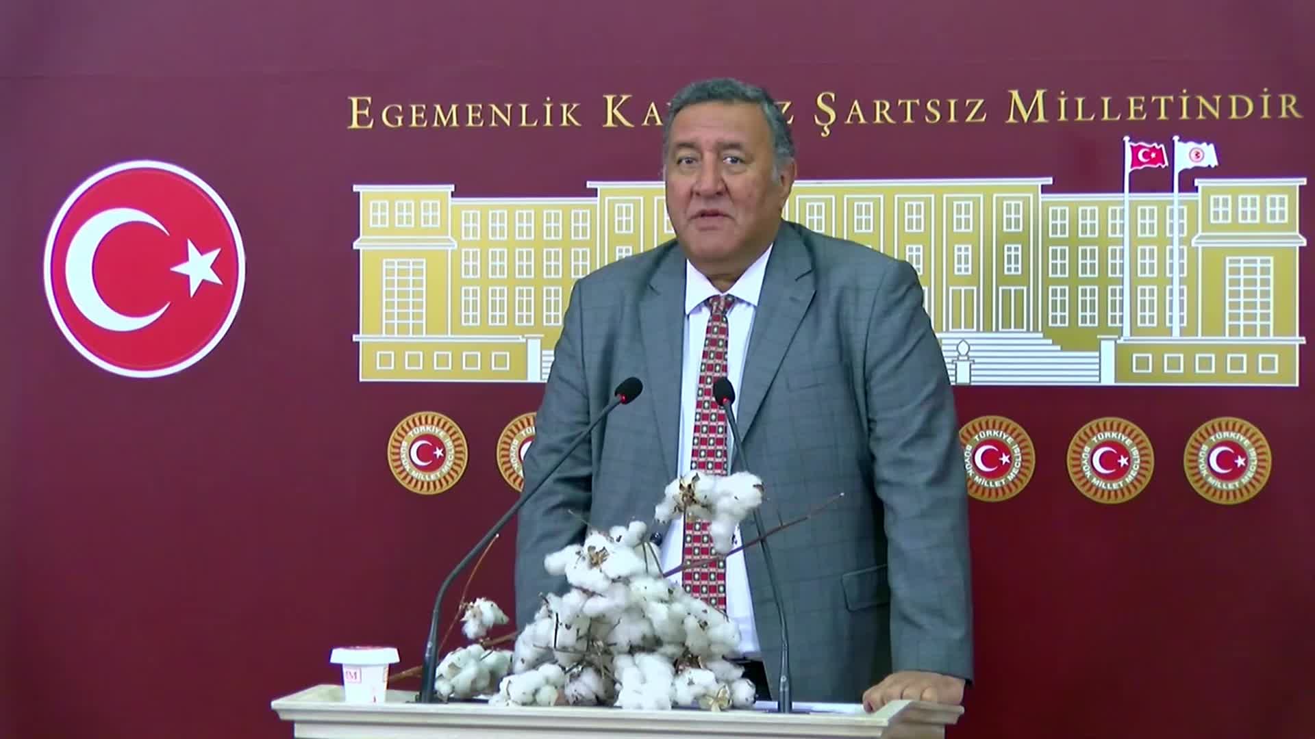 Ömer Fethi Gürer: "Pamuk üreticisi zor durumda. İthalat artıyor, ekim azalıyor"