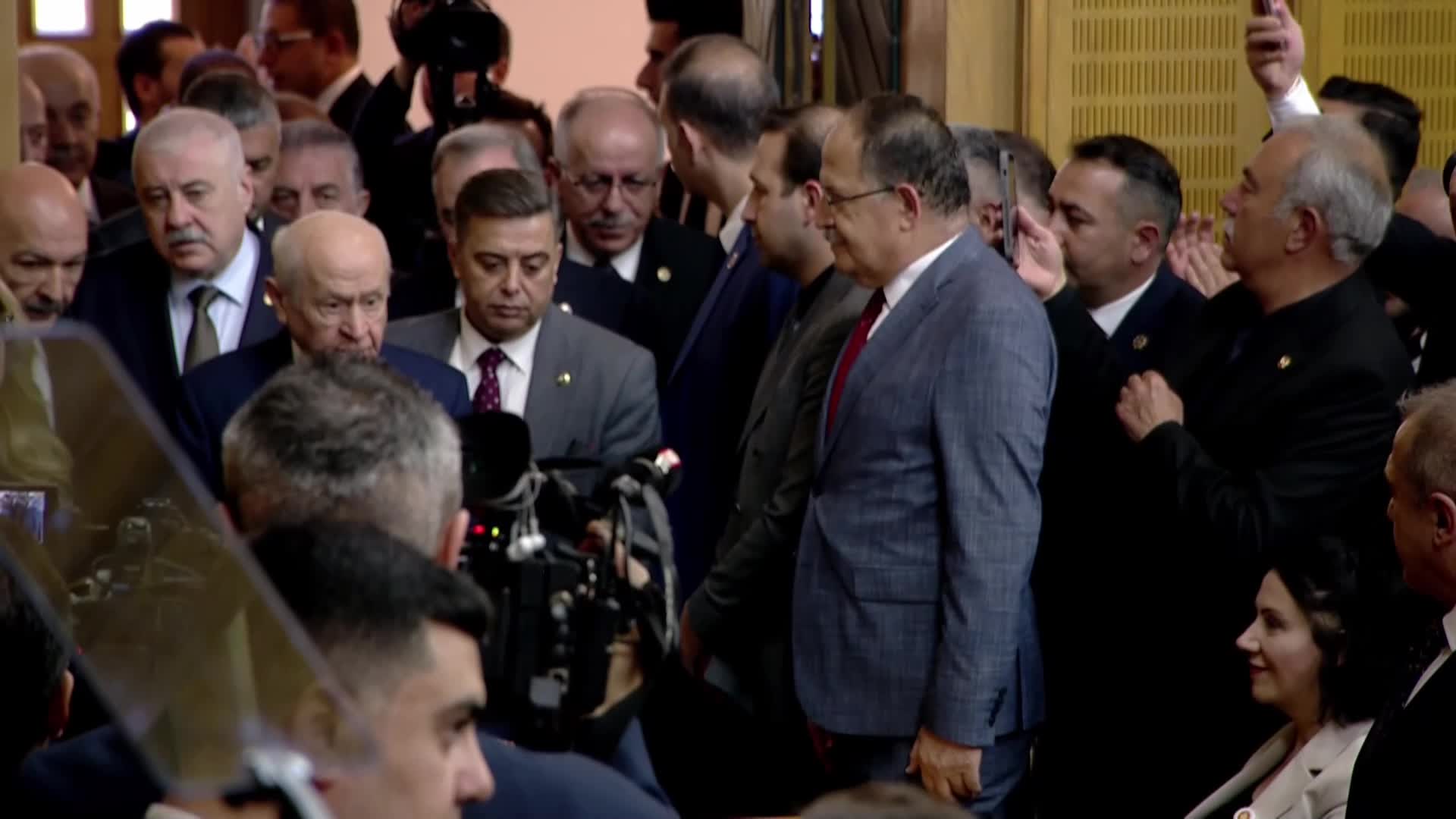 MHP Grup Toplantısı... Bahçeli: "Gönlü hâlâ bizimle atan, gözü hâlâ bu ocakta olan her kardeşimiz için soframızın yeri de gönlümüzün yeri de bakidir"