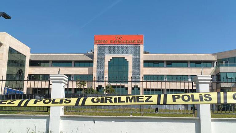 Kepez Kaymakamlığı binasına silahla saldırıda bulunan ve serbest bırakılan şüpheli, sosyal medya hesabı üzerinden tehditlerine devam ediyor