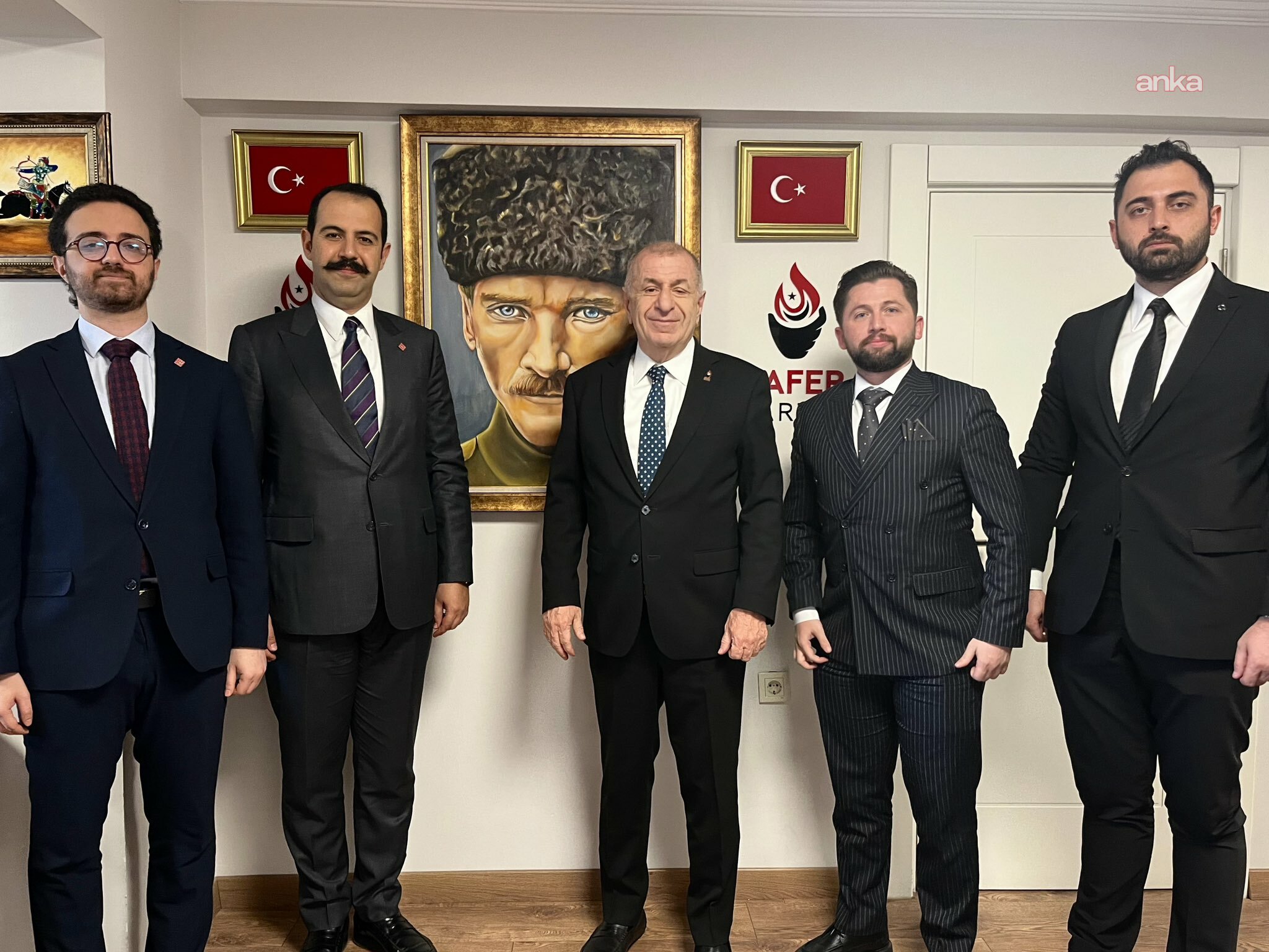 Ümit Özdağ, Milliyetçi Kongre Derneği heyetiyle bir araya geldi