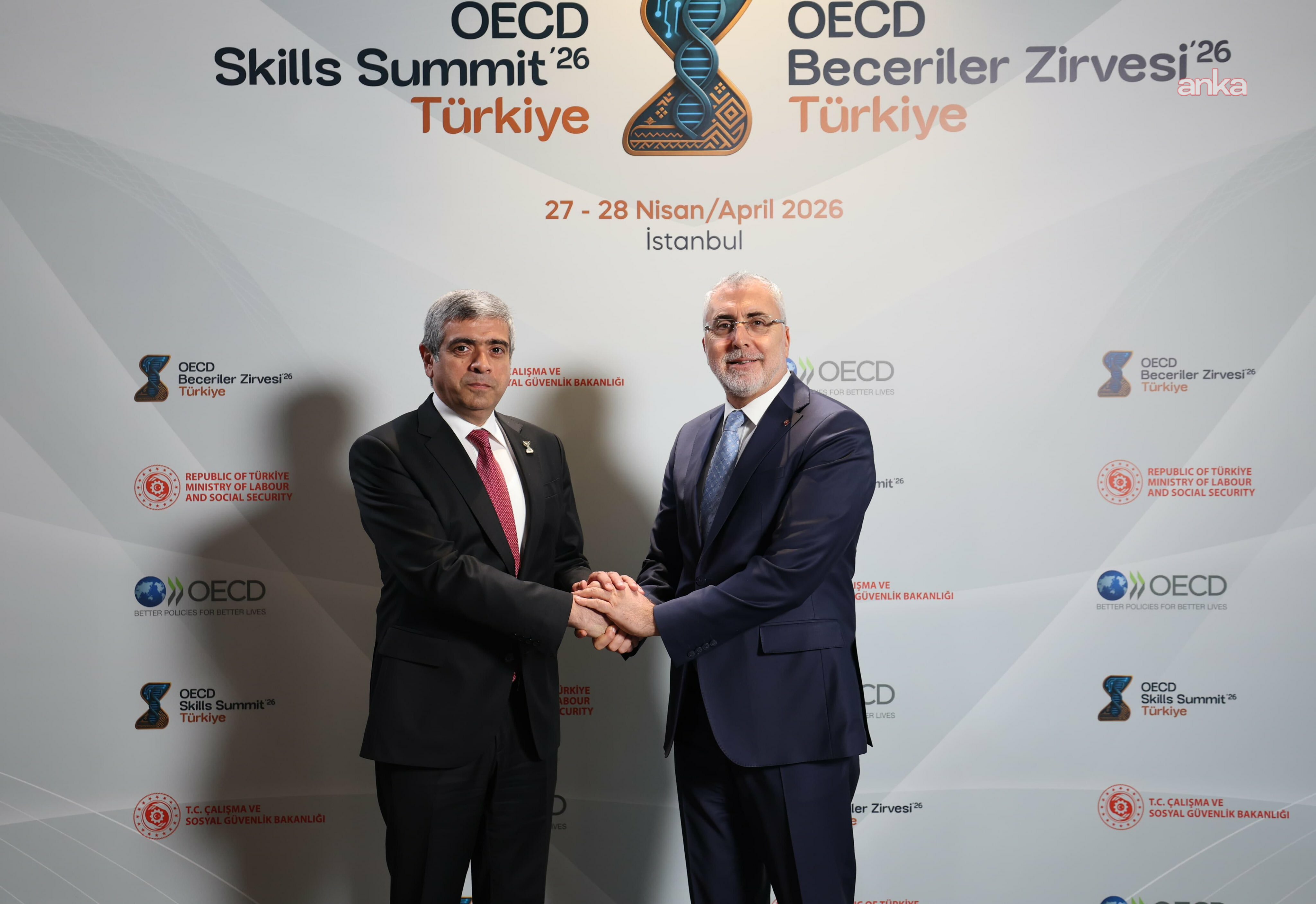 Çalışma Bakanı Işıkhan, OECD Zirvesi'nde konuk bakanlar ile biraraya geldi