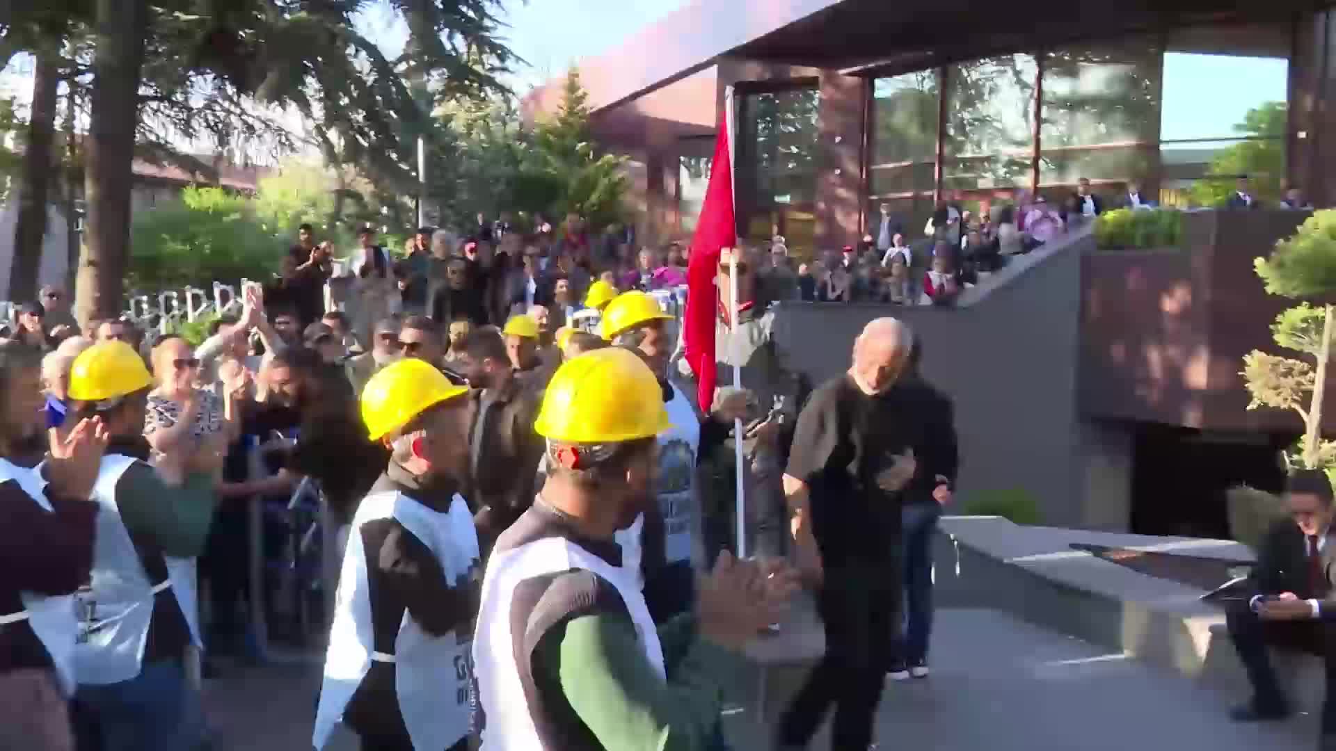 Doruk Madencilik işçileri anlaşmaya vardı; açlık grevi sona erdi... Bağımsız Maden-İş Genel Başkanı Çakır: Biz 150 işçiyiz ama 86 milyonun yanımızda olduğunu gördük