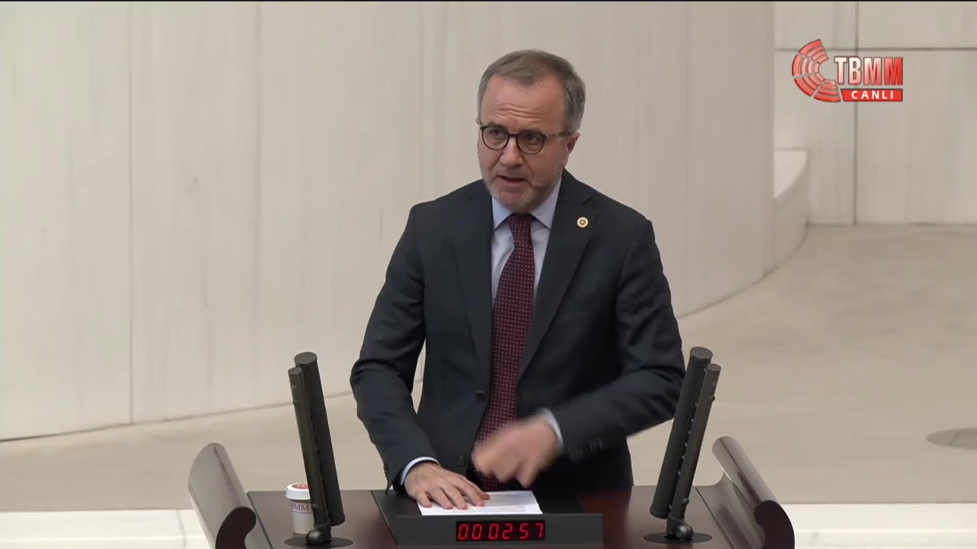 Yeni Yol ve İYİ Parti'nin Türkiye’de madencilik sektörünün araştırılması amacıyla verdiği araştırma önergeleri AK Parti ve MHP'nin oylarıyla reddedildi