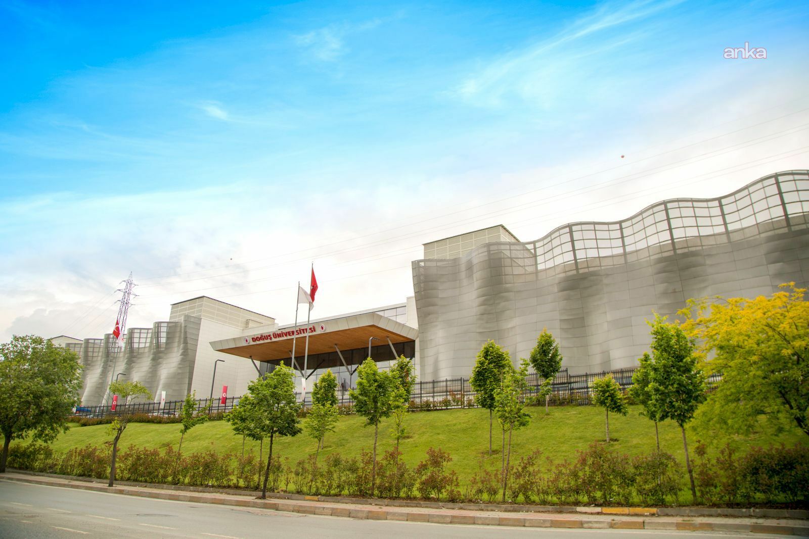 Doğuş Üniversitesi, Türkiye'de ACQUIN tarafından uluslararası kurumsal düzeyde akredite edilen ilk üniversite oldu