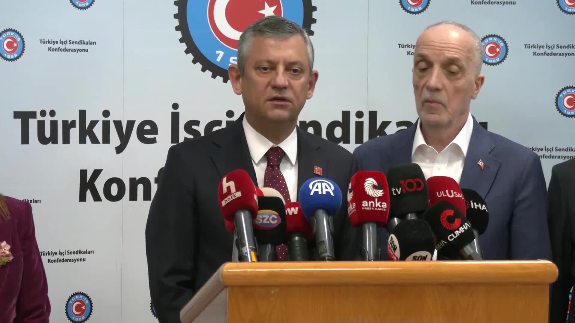 Özgür Özel, Ergün Atalay ile görüştü… Özel: “Erdoğan’a bir samimiyet çağrısında bulunuyorum: Gelin, hep birlikte işçiye elimizi uzatalım”