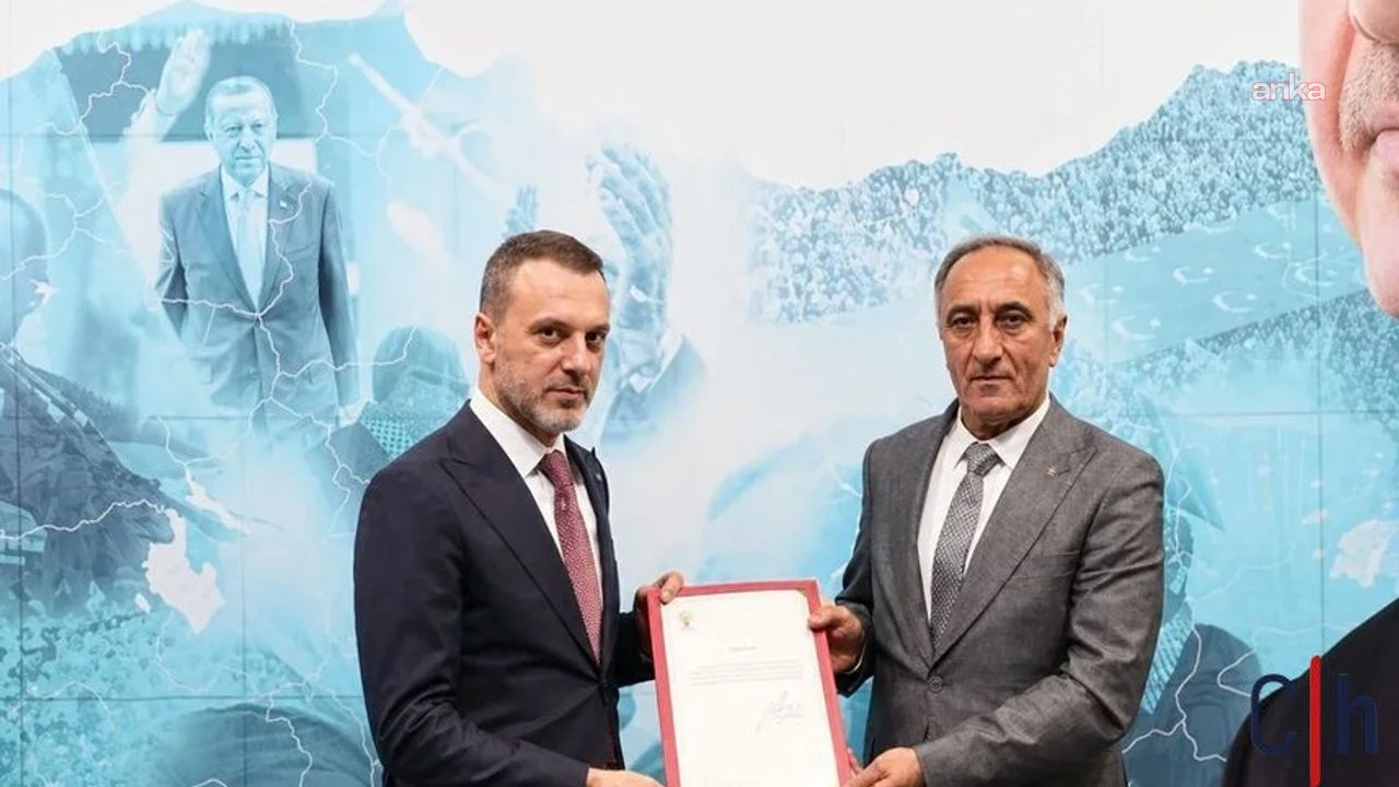 AK Parti Şemdinli İlçe Başkanı İnan görevinden istifa etti