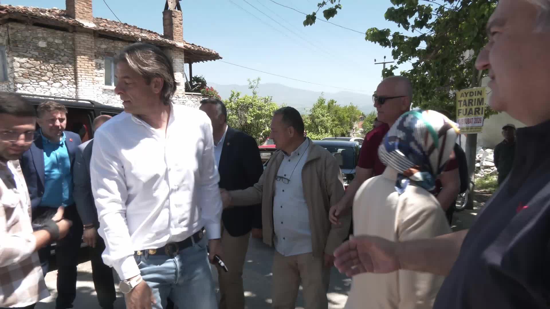 CHP’li Sencer Solakoğlu ve beraberindeki parti heyeti, Aydın Bozdoğan'da üreticilerle buluştu: Tarımda markalaşmak zorundayız