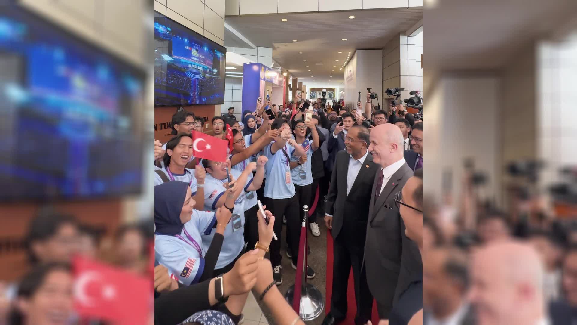 Malezyalı öğrenciler Malay Bursu ile yükseköğrenim için Türkiye’ye geliyor