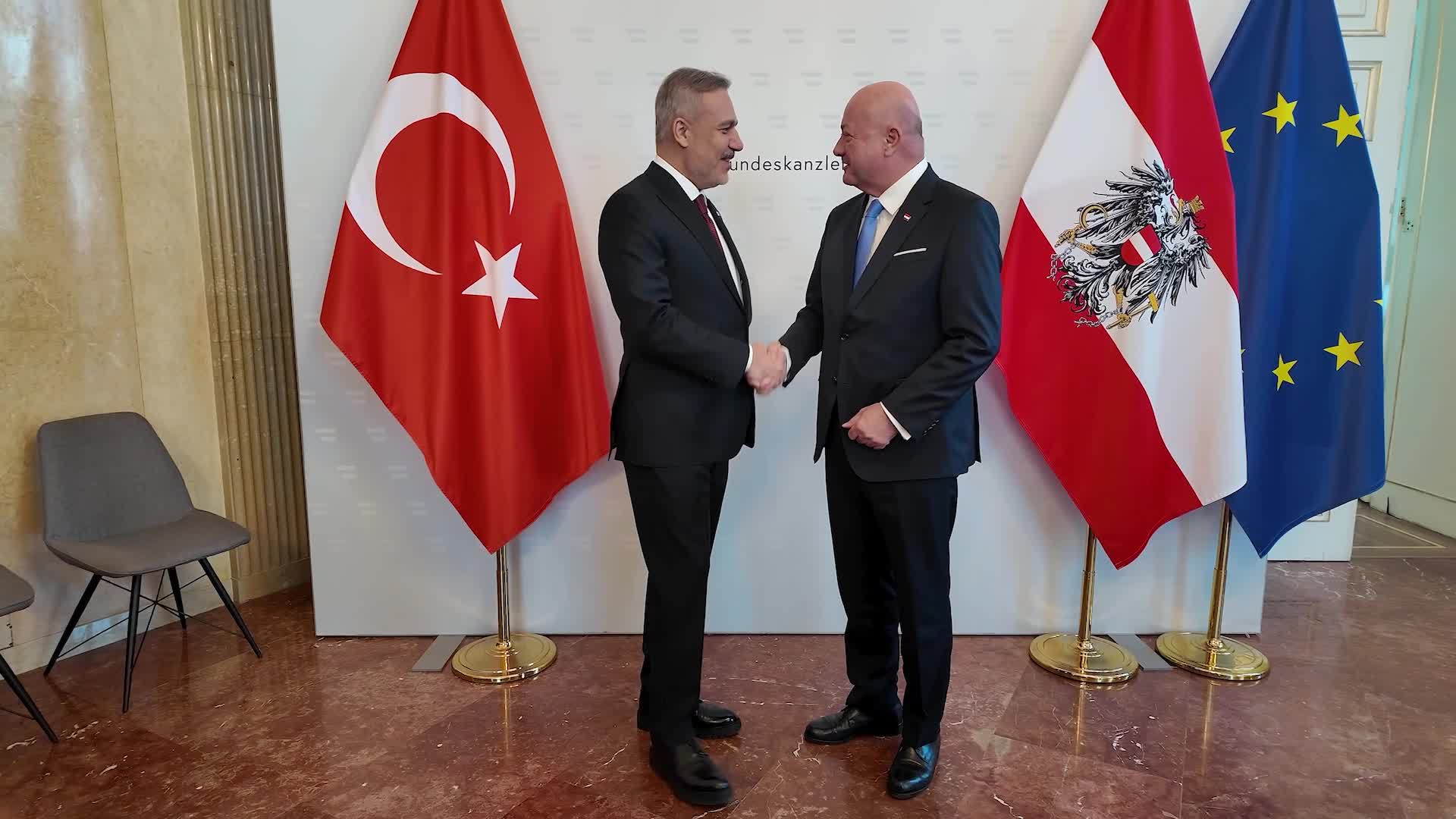 Dışişleri Bakanı Hakan Fidan, Avusturya Şansölyesi Christian Stocker tarafından kabul edildi