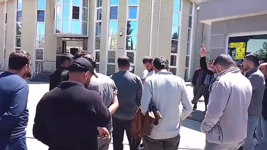 Gaziantep'te Flament Tekstil işçileri fabrika önünde protesto başlattı