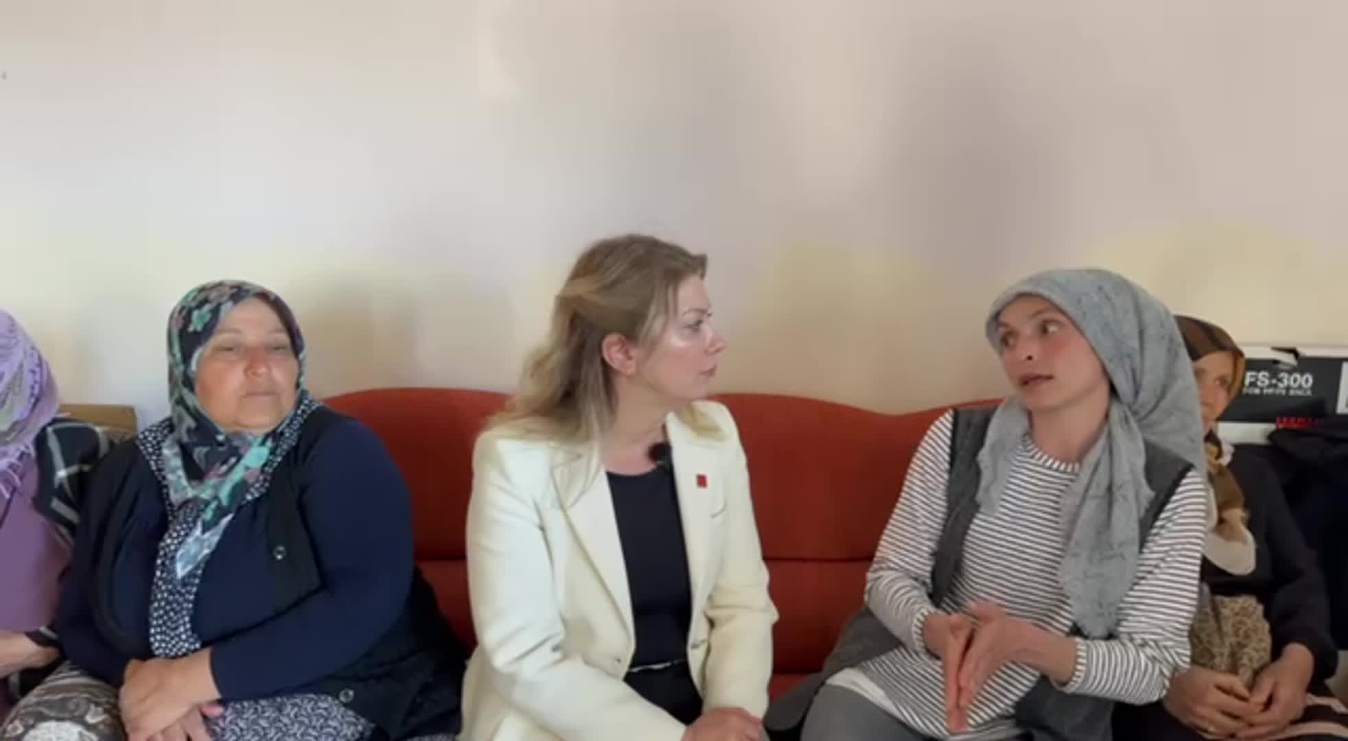 CHP’li Asu Kaya, Uşak’ta Yeşil Güre Anneler Kooperatifi’ni ziyaret etti