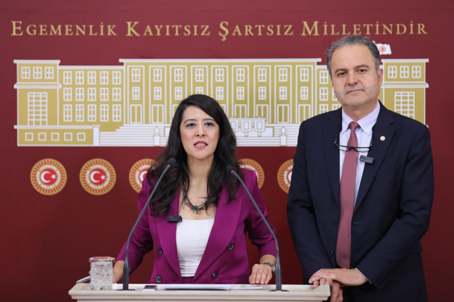 EMEP milletvekilleri, 1 Mayıs'ta BirGün ve Evrensel gazetelerinin dağıtılmasına izin verilmemesi iddiasını TBMM gündemine taşıdı