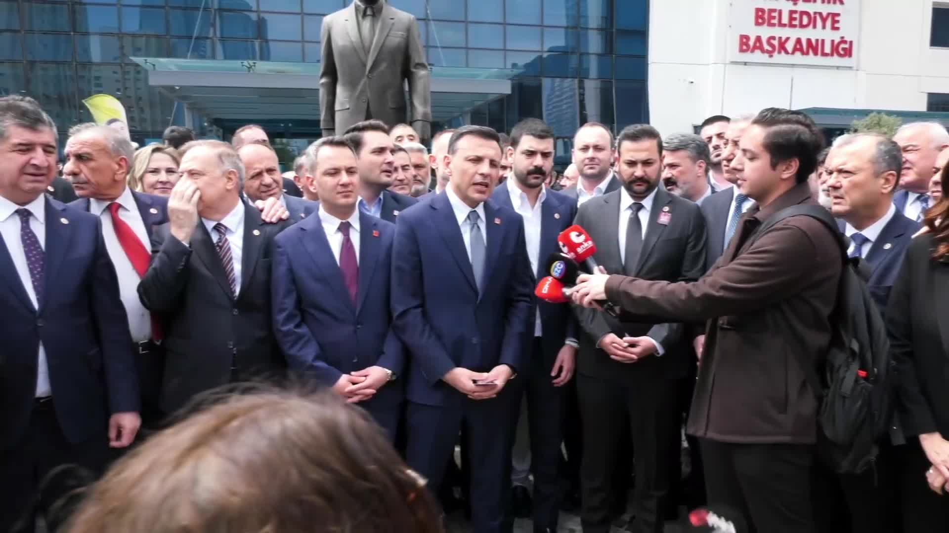 Ataşehir Belediyesi Başkanvekili seçimi... Özgür Çelik: “Milli irade hırsızlığı yapmaya çalışıyorlar. Tehditlerle ilgili suç duyurusunda bulunacağız”