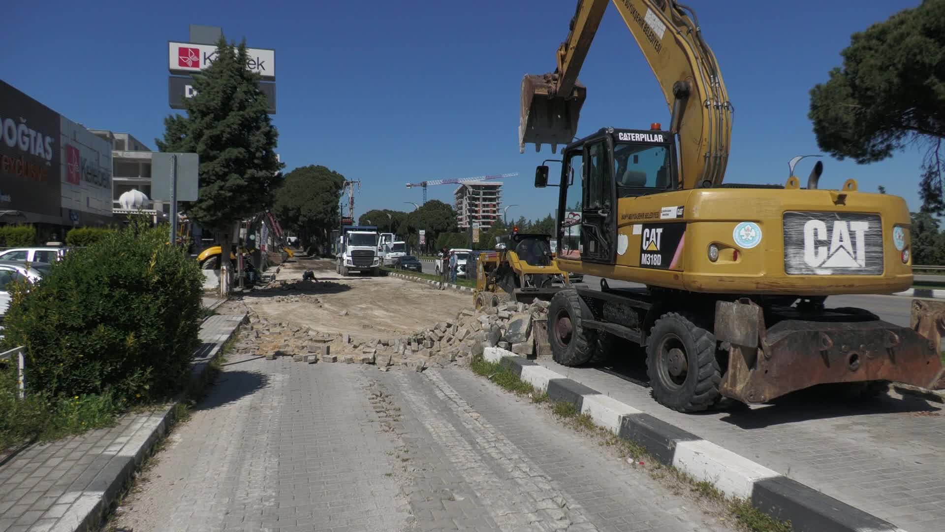 Manisa Büyükşehir Belediyesi'nden Mimar Sinan Bulvarı’nda yenileme çalışması