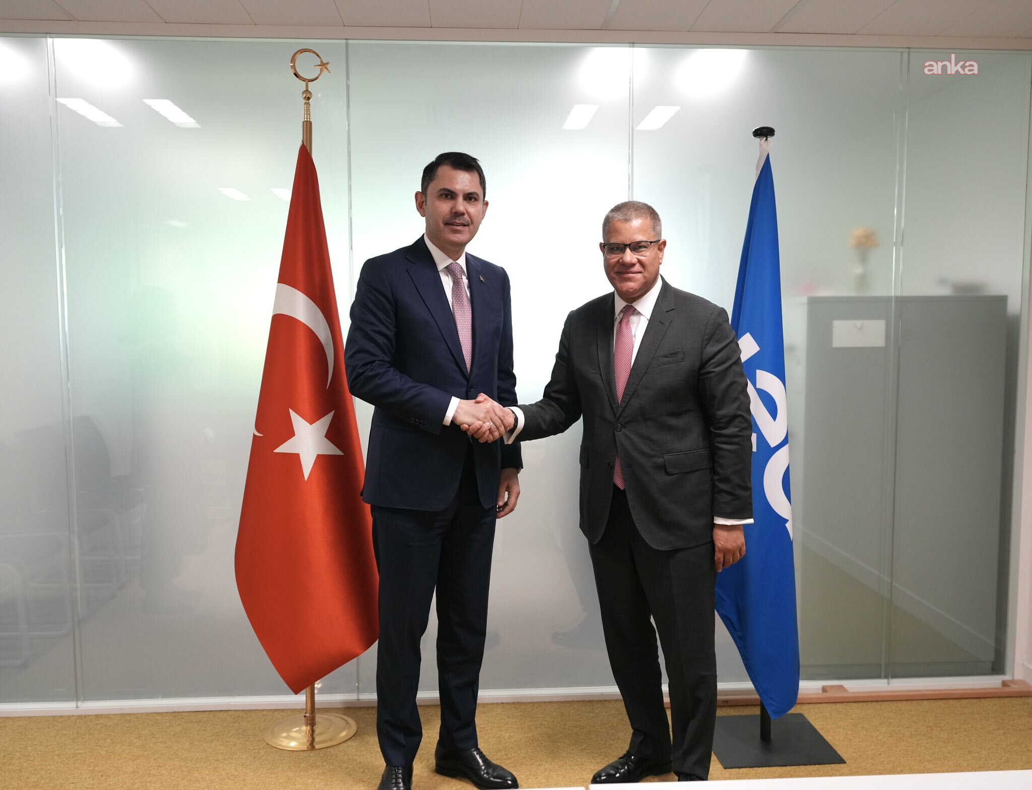 Bakan Kurum, Paris’te COP26 Başkanı Sharma ile bir araya geldi: "COP26 mirasını COP31 sürecinde önemli bir referans olarak görüyoruz"