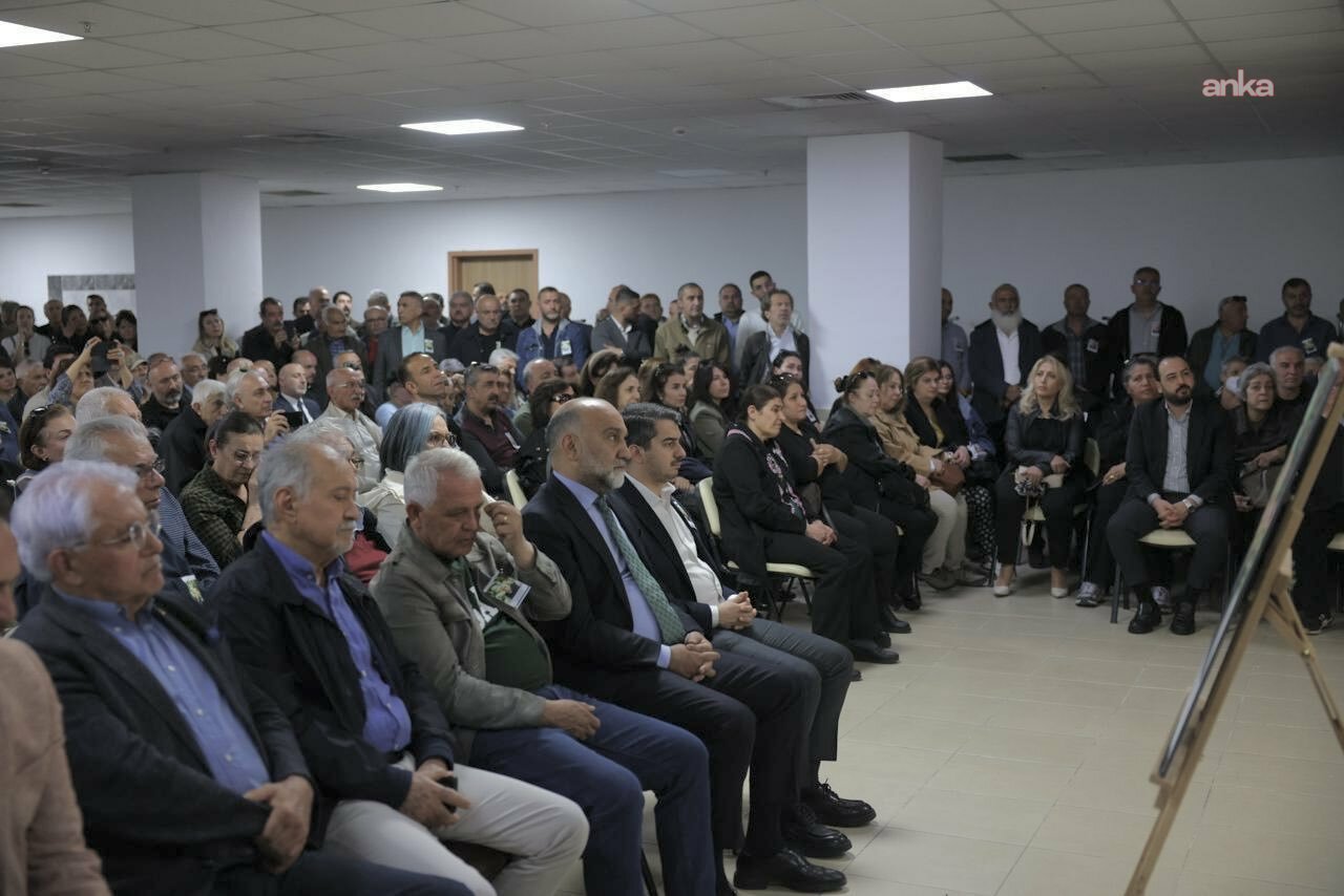 Hüseyin Can Güner, sanatçı Mustafa Özarslan’ın babası Şeref Özarslan’ın cenaze törenine katıldı