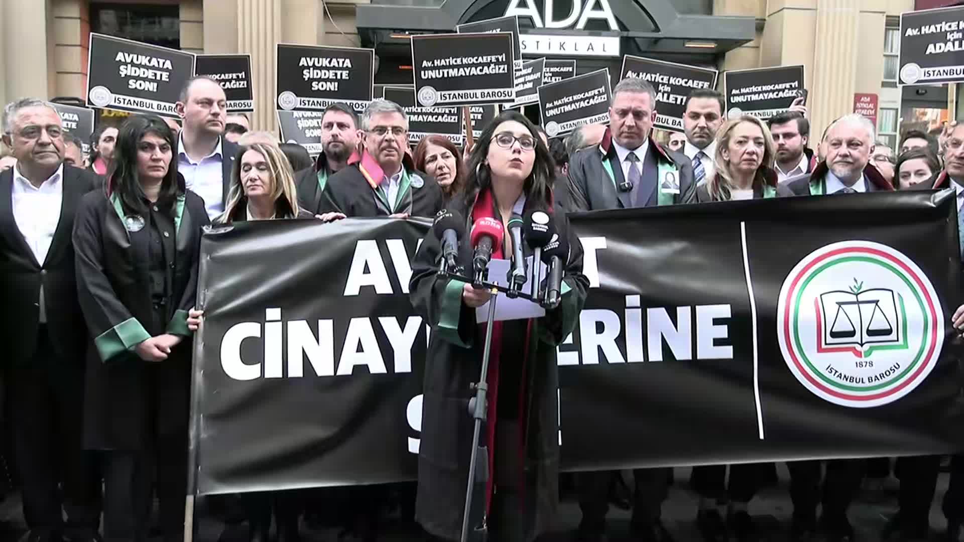 Avukat Hatice Kocaefe'nin öldürülmesi protesto edildi... Kaboğlu: Baro başkanları olağanüstü toplanacak... Avukatın can güvenliği bütün yurttaşların can güvenliğidir