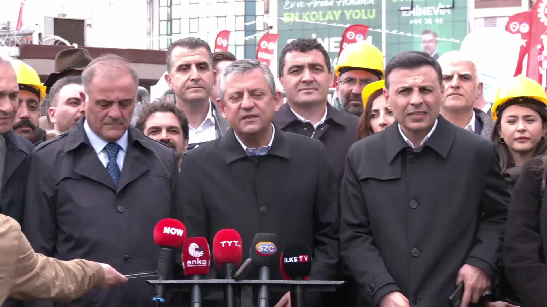 1 Mayıs Emek ve Dayanışma Günü... Özgür Özel: "Gelecek sene hep birlikte kanlı 1 Mayıs'ın 50'nci yıl dönümünde Taksim'de olacağız"