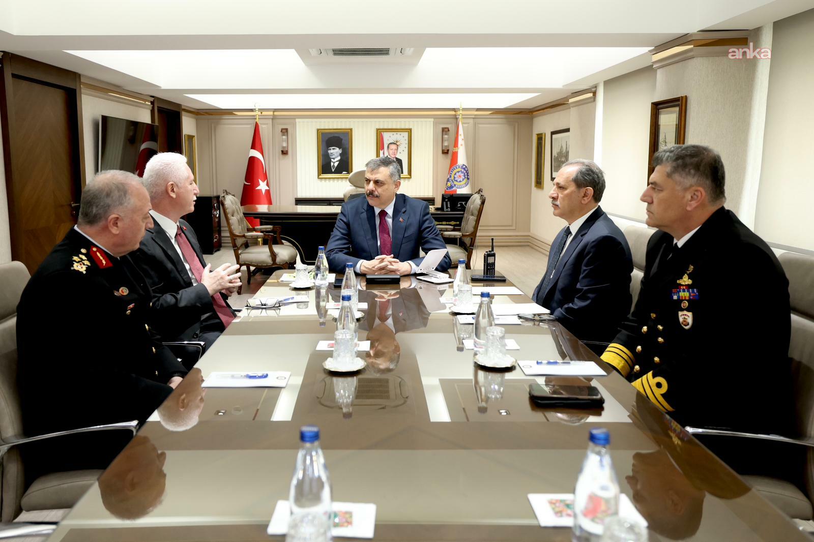 İçişleri Bakanı Mustafa Çiftçi, 1 Mayıs önlemleri için İstanbul Emniyet Müdürlüğü'nü ziyaret etti