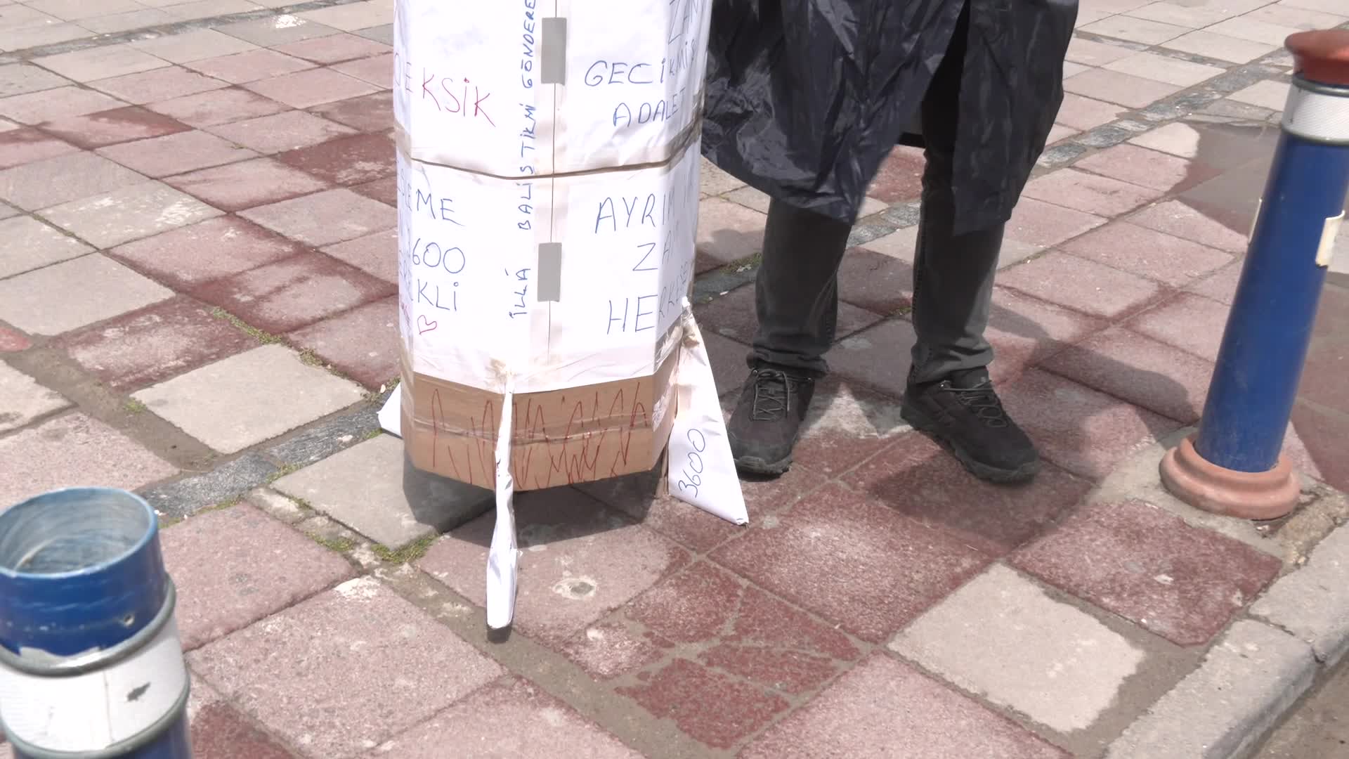 İzmir’de kamu emekçileri, 1 Mayıs alanından çağrı yaptı: “Vergide adalet istiyoruz”