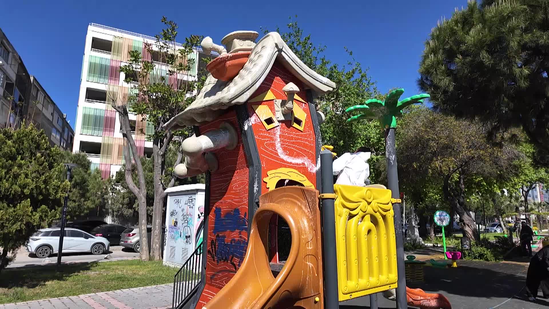 Konak’ta parklar yaza hazırlanıyor