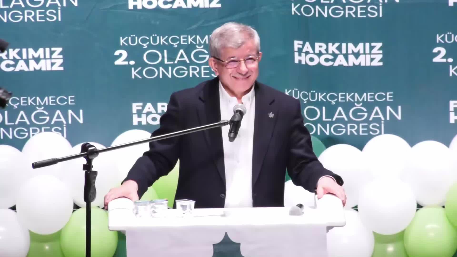 Ahmet Davutoğlu: "Türkiye ikiye ayrıldı, gözü doymayanlarla karnı doymayanlar"