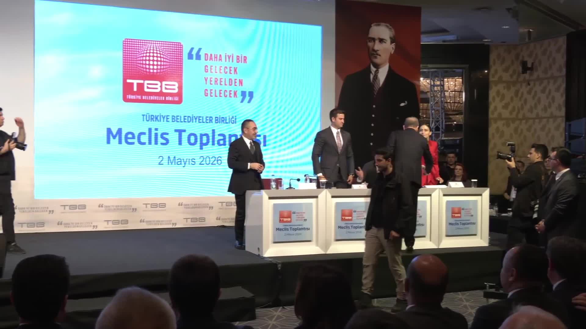 Türkiye Belediyeler Birliği'nde seçim... Nuri Aslan: "Milletin oylarıyla seçilen buradaki meclis üyeleri kendi tercihlerini yapmışlar ve adaletli bir seçim olmuştur"