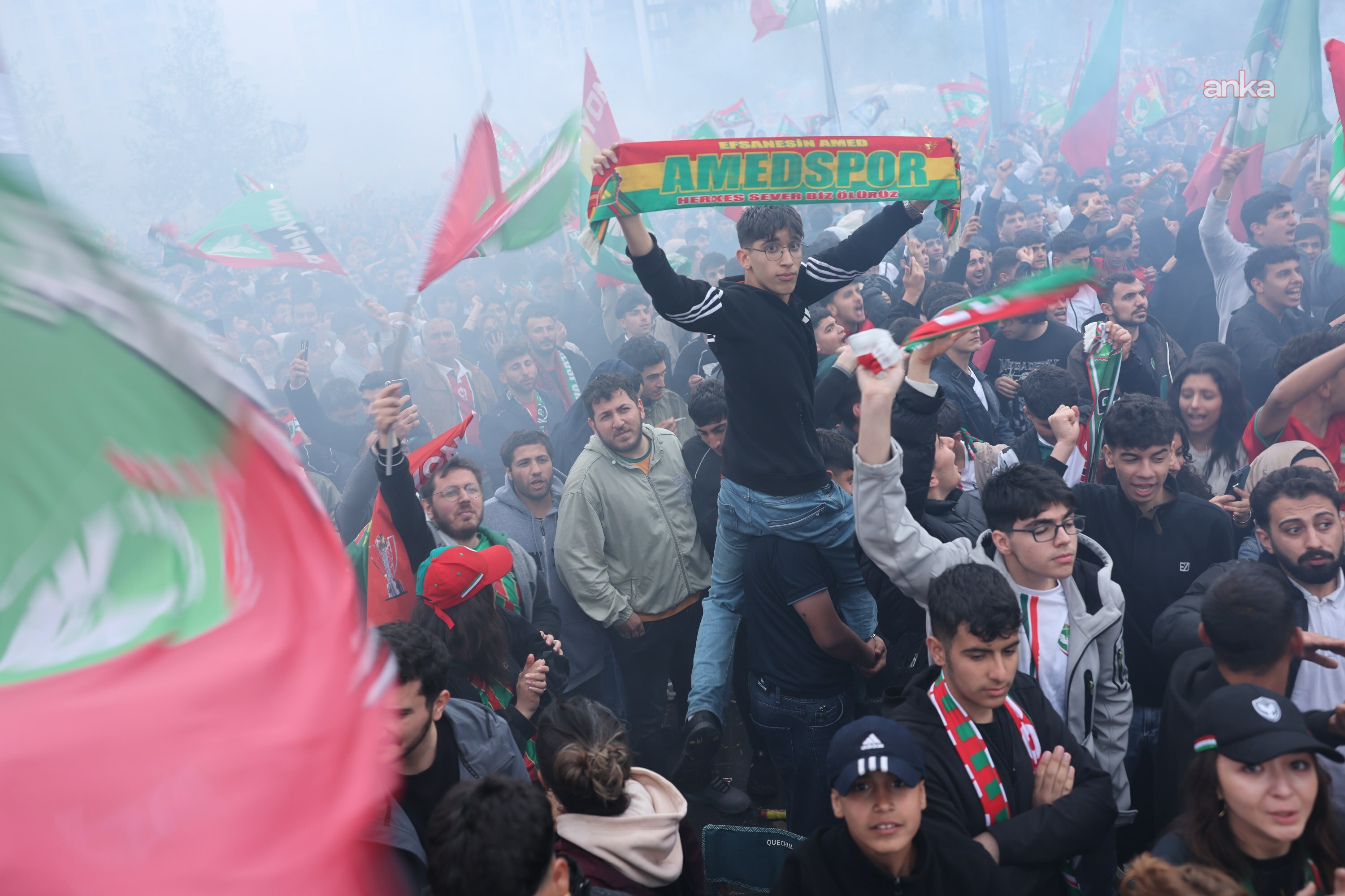 Amedspor kutlamalarında 2 kişi yaralandı