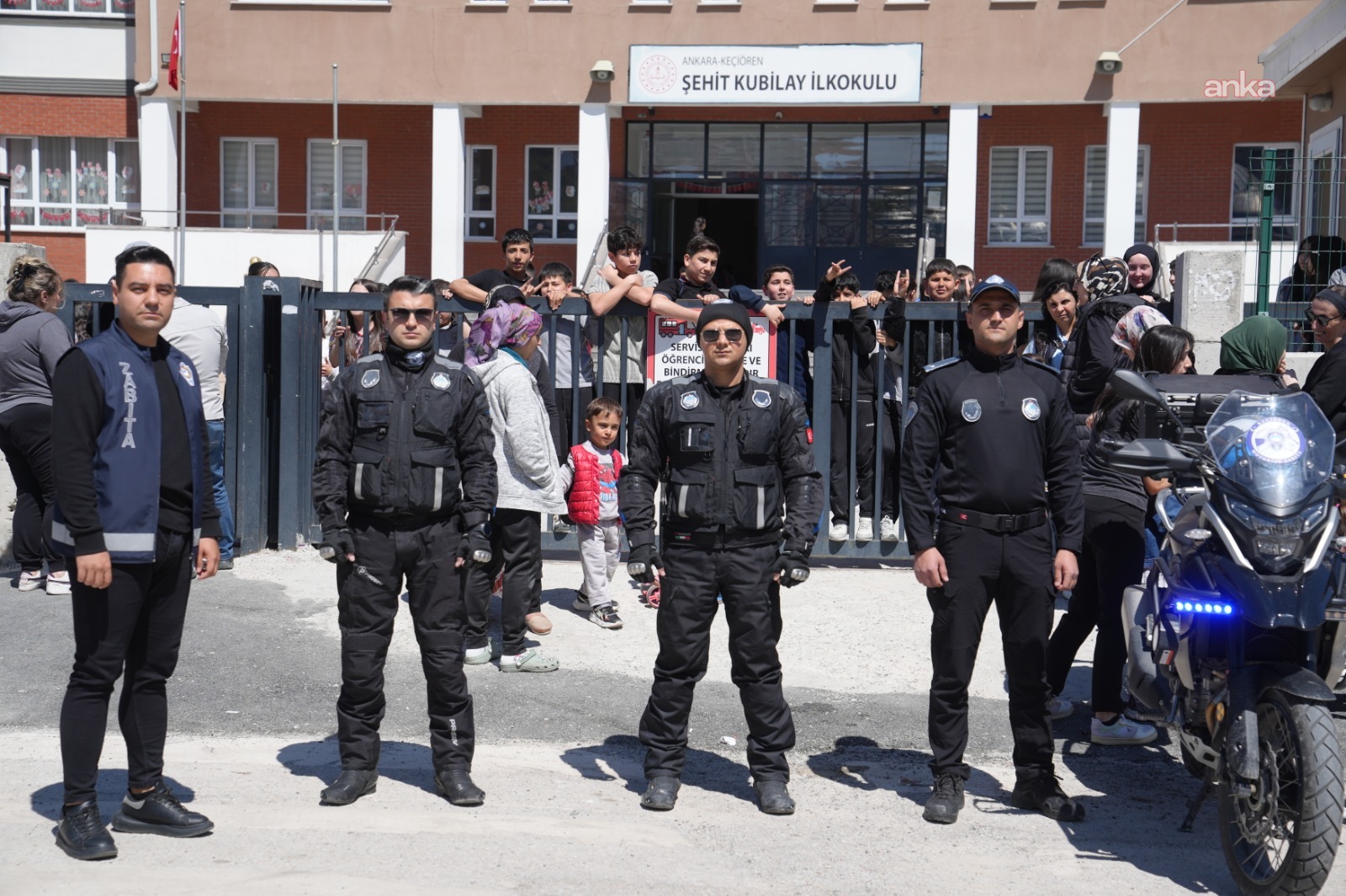 Keçiören Zabıtası’ndan okul çevrelerinde öğrencilerin güvenliği için yoğun mesai