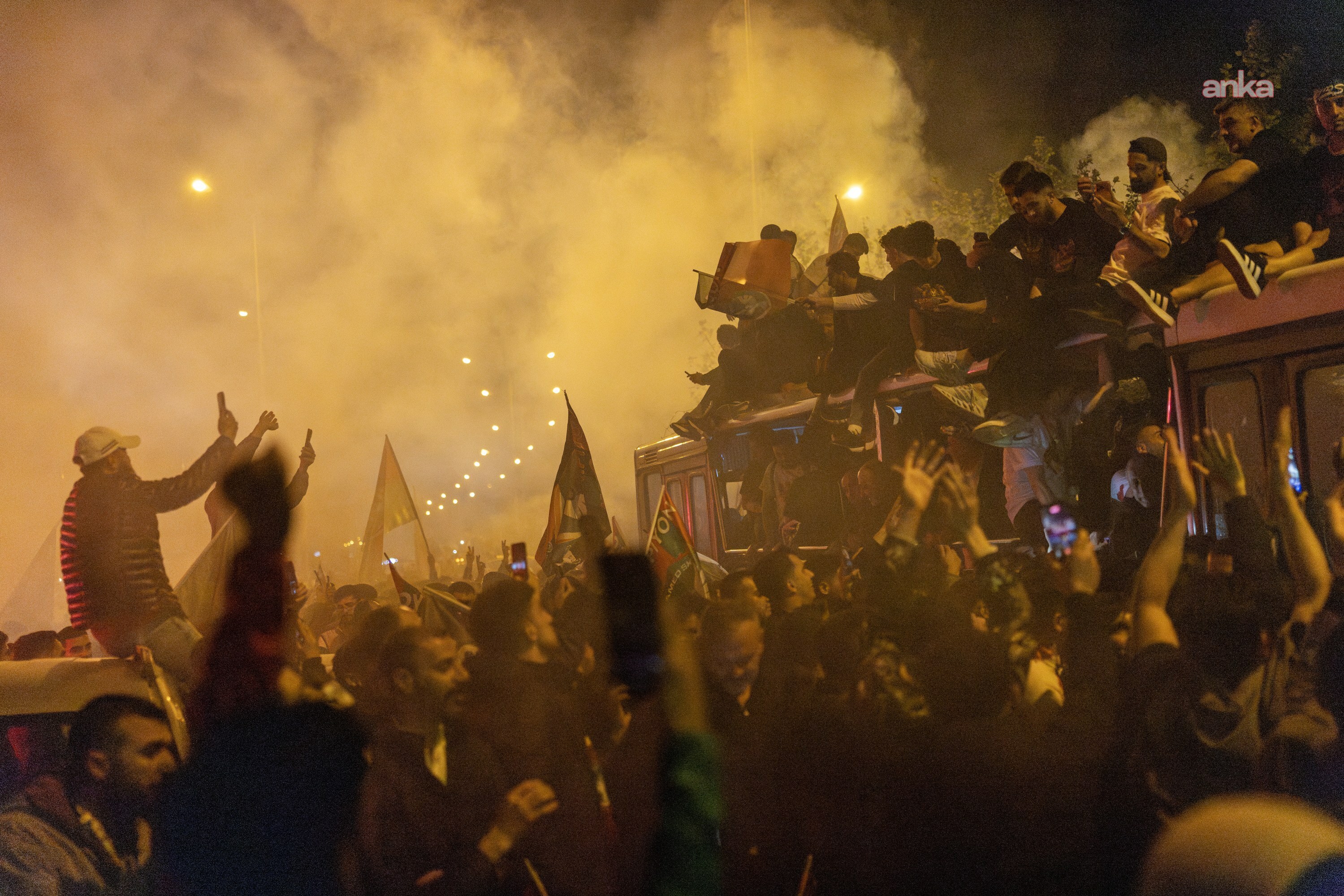 Diyarbakır Valiliği’nden, "Amedspor kutlamalarında uzun namlulu silah kullanıldı" iddialarına yanıt