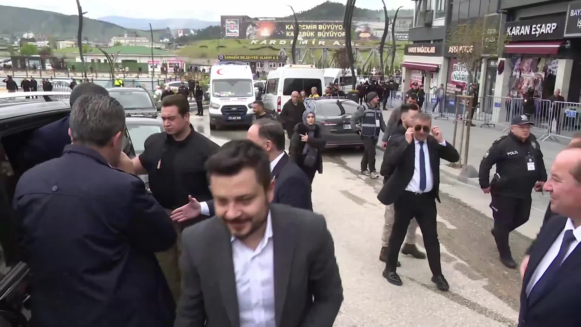 Karabük’te 107’nci miting… Meydan doldu taştı, Özel “Sandıkta buluşalım” dedi