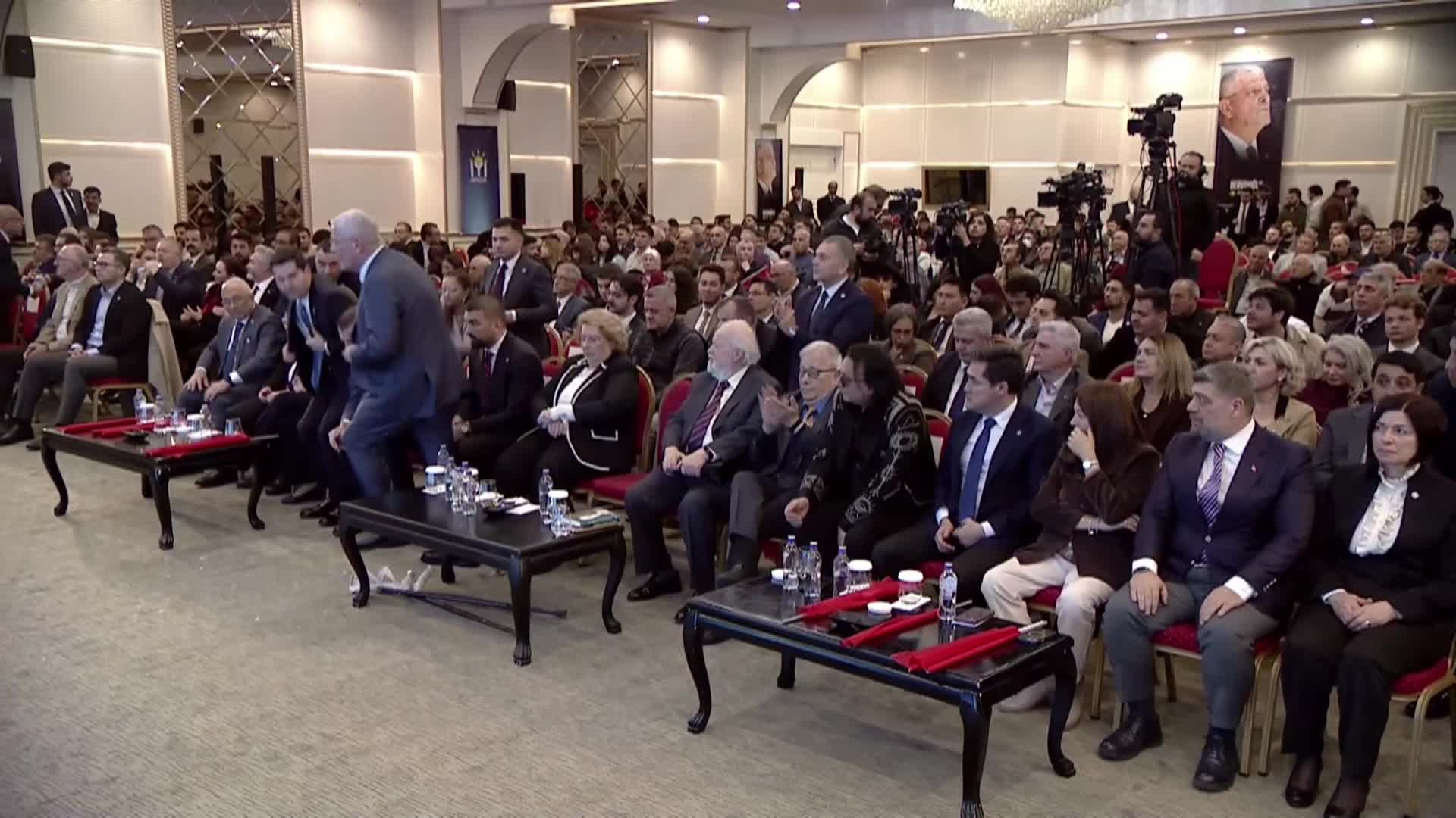 Dervişoğlu: “Bugün iktidarda olanlar o uzun ve gerilimli soğuk savaş yıllarında Türkiye’yi yönetselerdi; Kars, Ardahan ve Iğdır gibi illerimiz, bir pazarlıkçılığın kurbanı dahi olabilirdi”